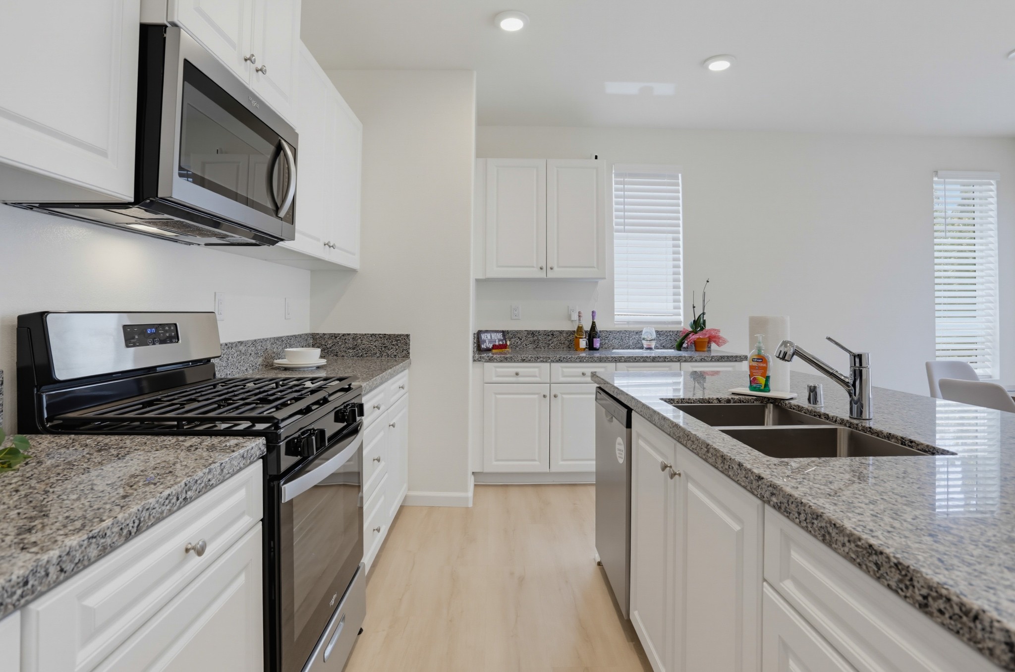 Virtual tour photo 13 of 43 for 973 Bradley Wy