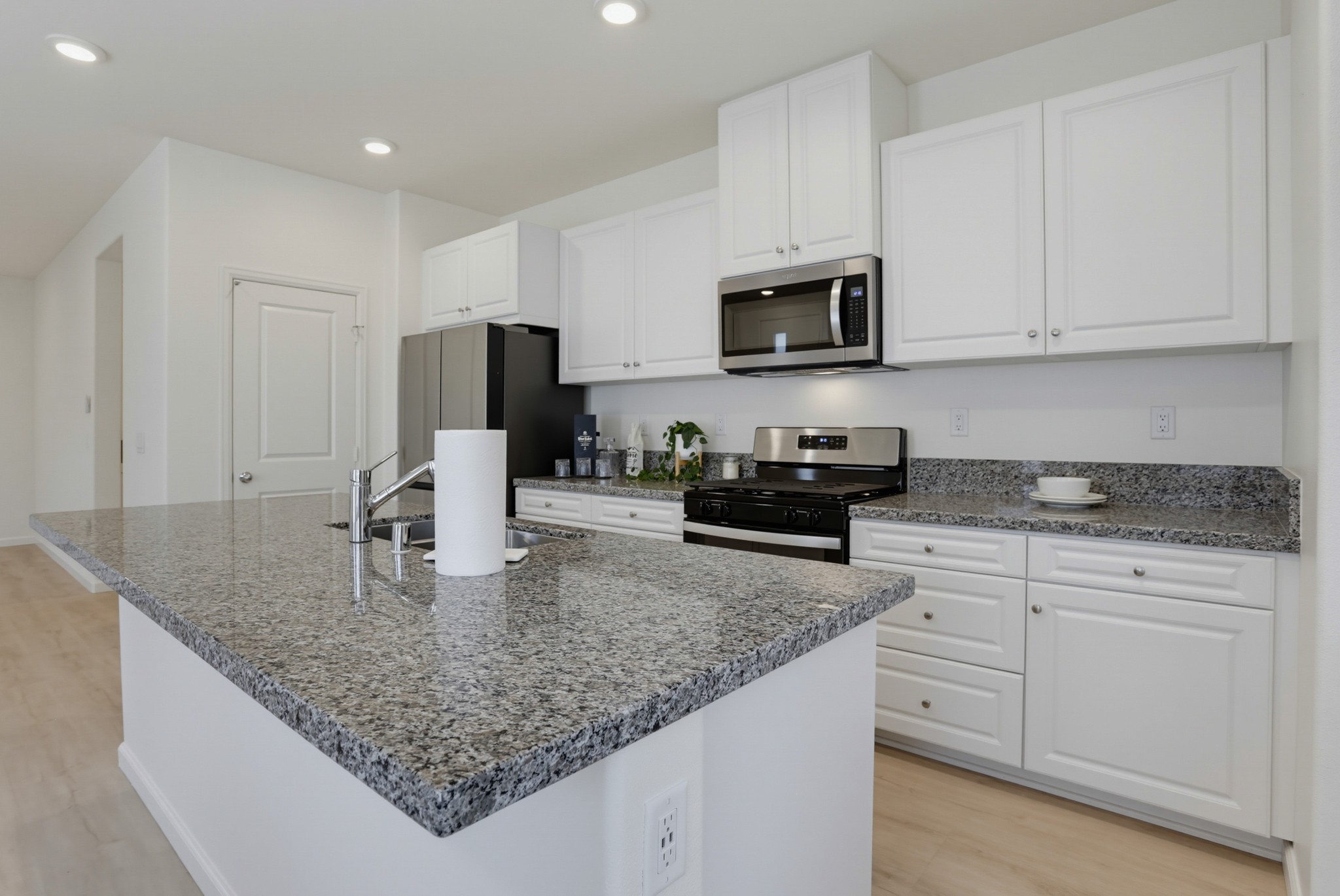Virtual tour photo 14 of 43 for 973 Bradley Wy