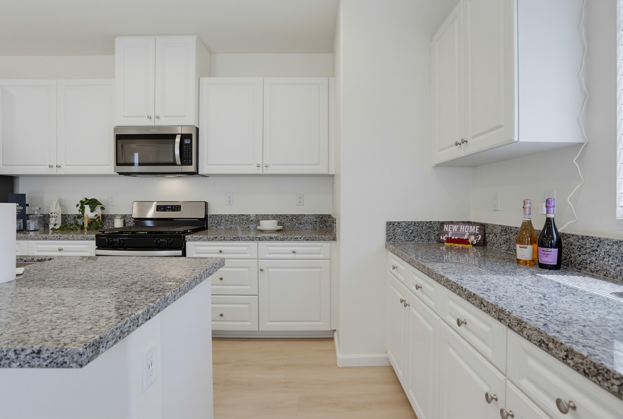 Virtual tour photo 15 of 43 for 973 Bradley Wy