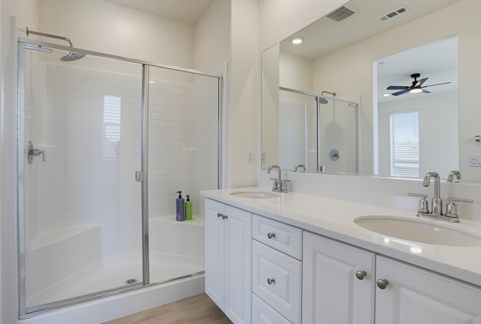 Virtual tour photo 25 of 43 for 973 Bradley Wy