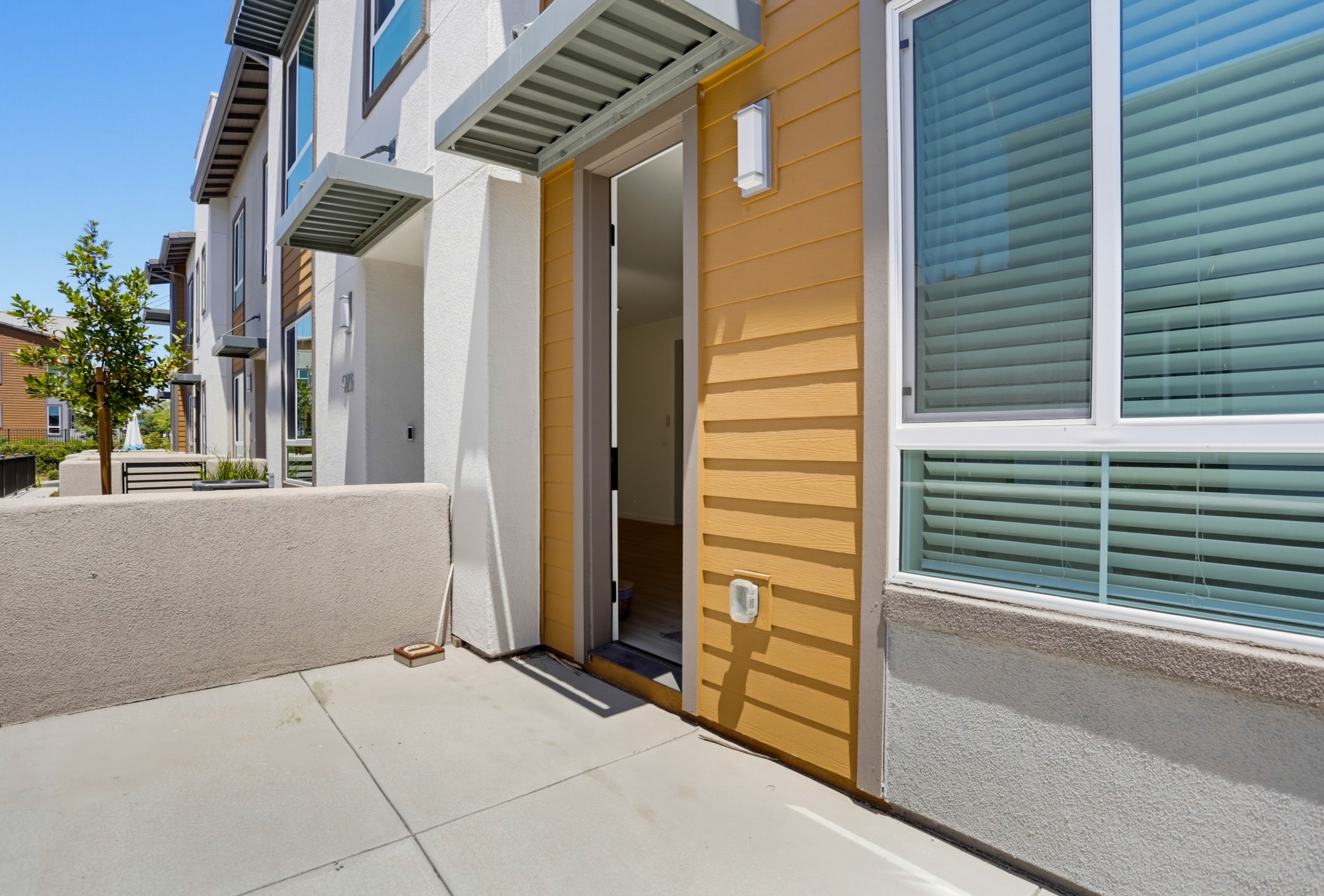 Virtual tour photo 32 of 43 for 973 Bradley Wy