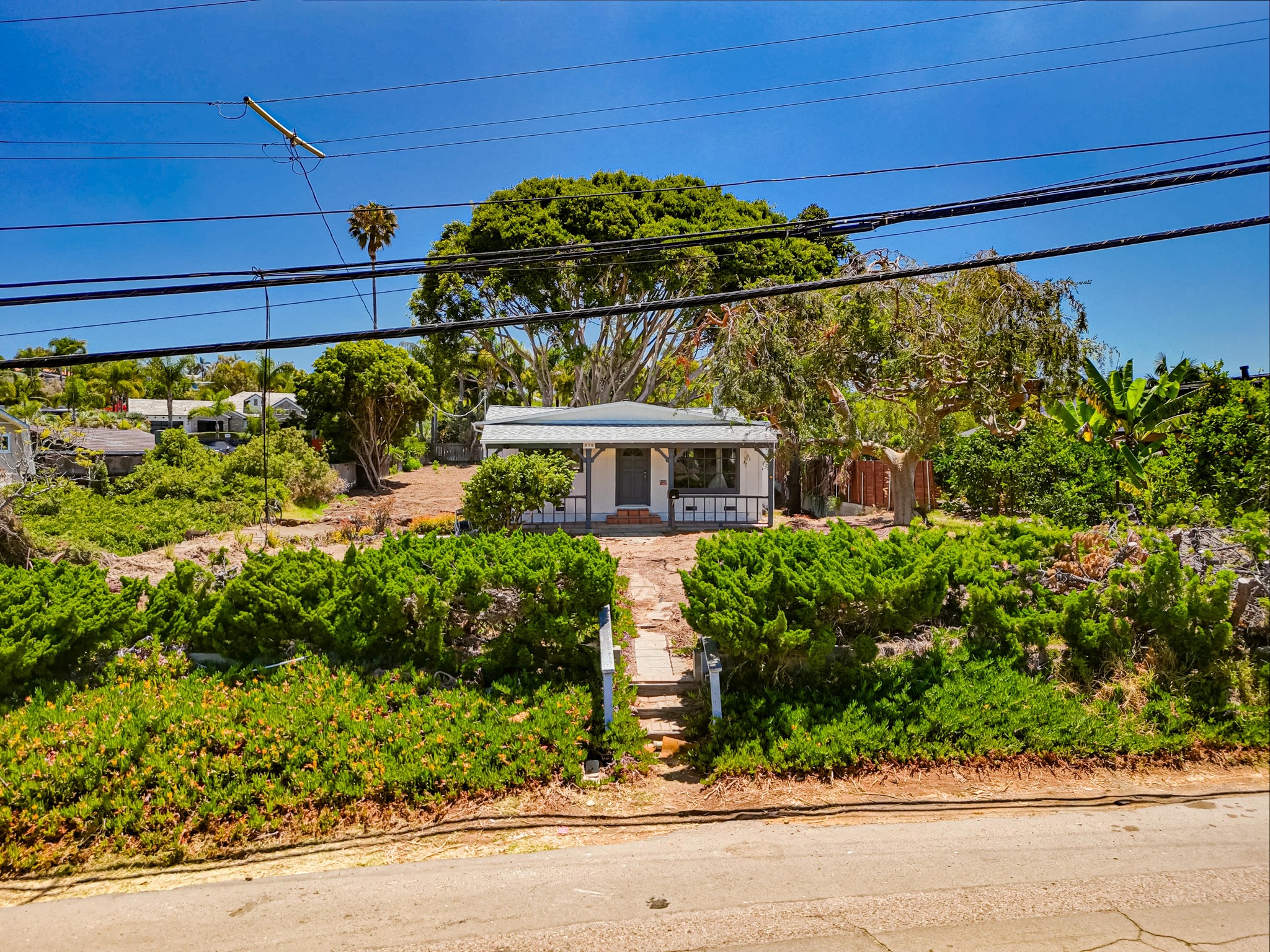 Virtual tour photo 4 of 39 for 975 Urania Ave