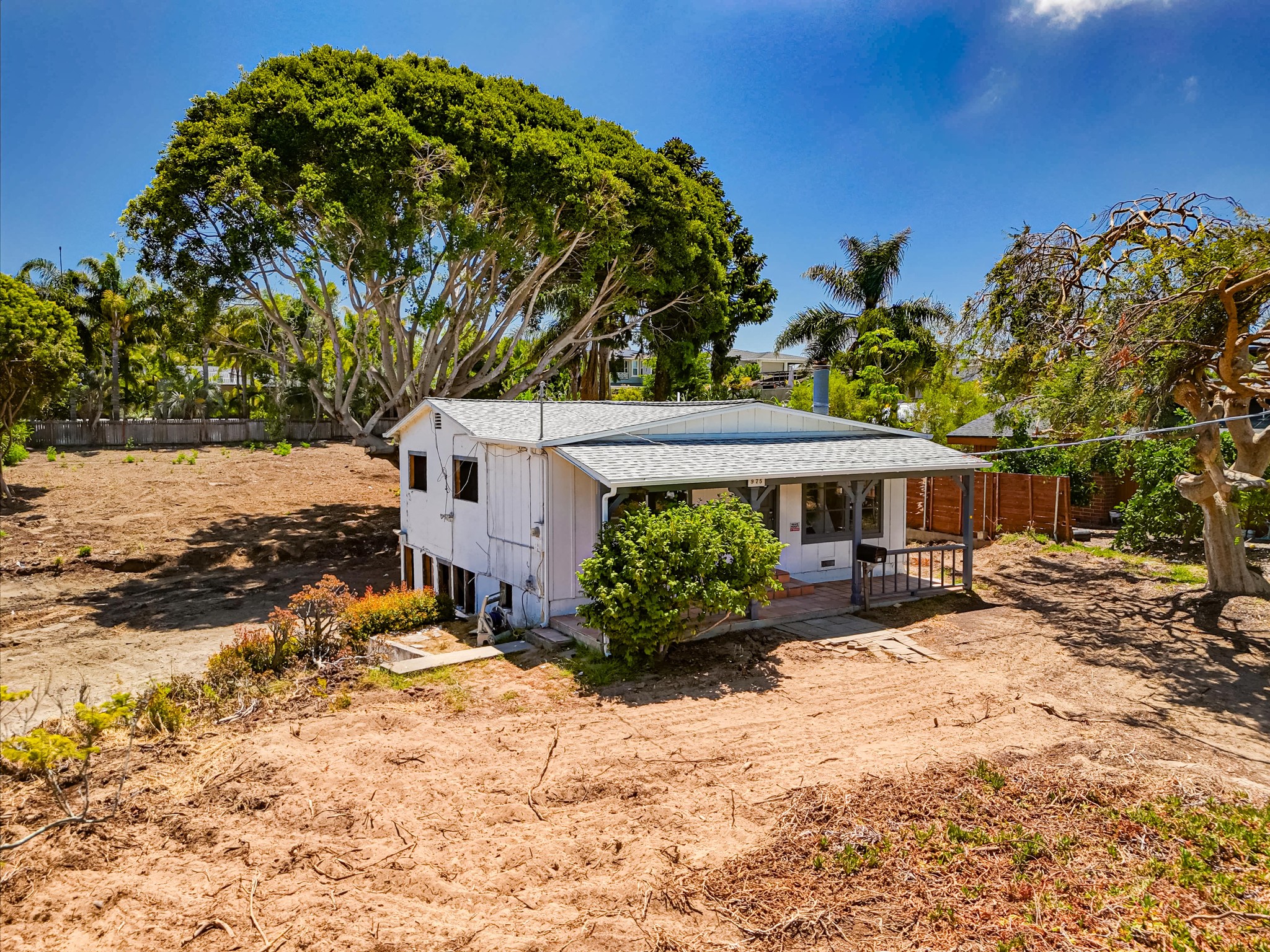 Virtual tour photo 6 of 39 for 975 Urania Ave