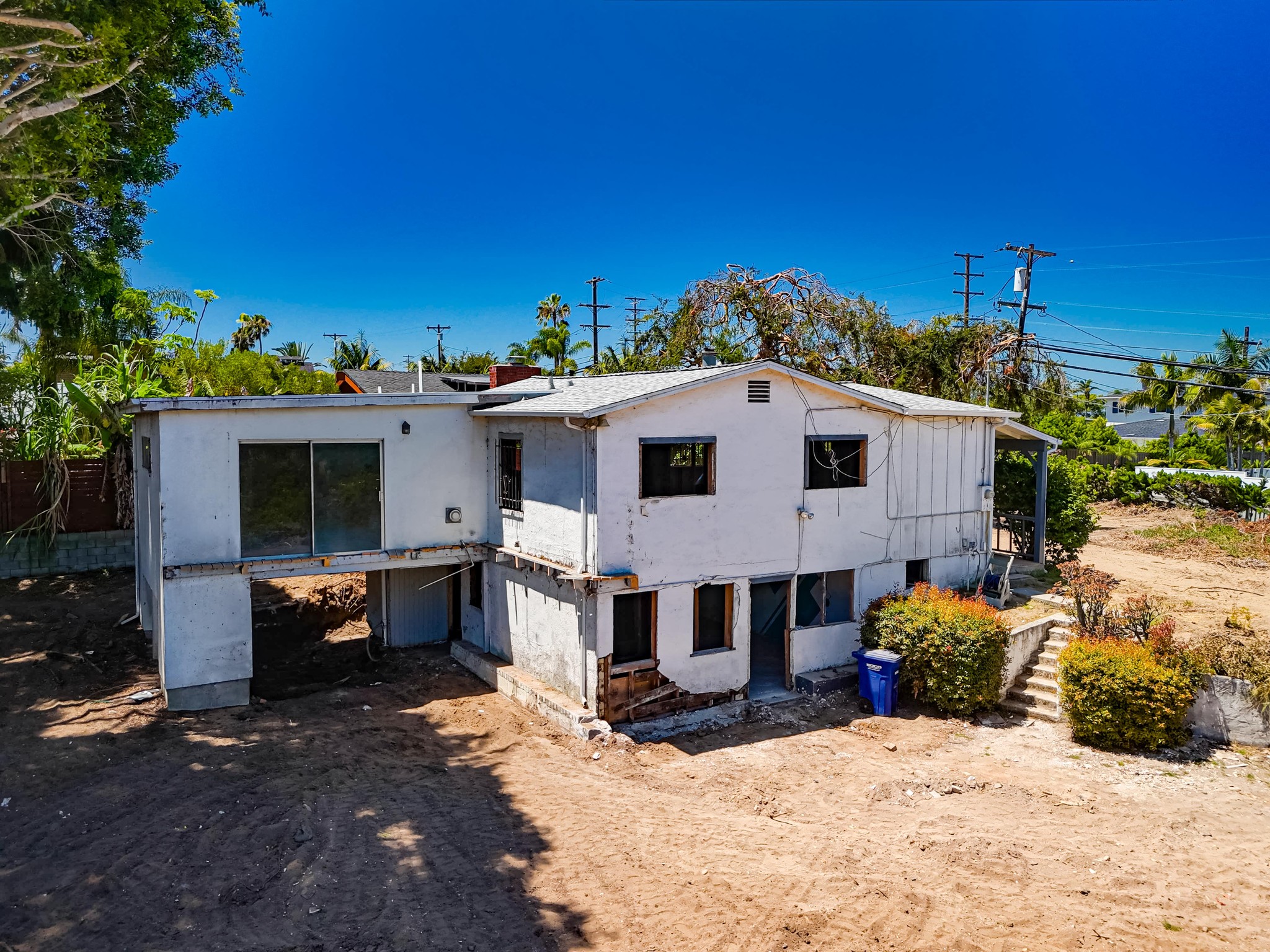 Virtual tour photo 7 of 39 for 975 Urania Ave