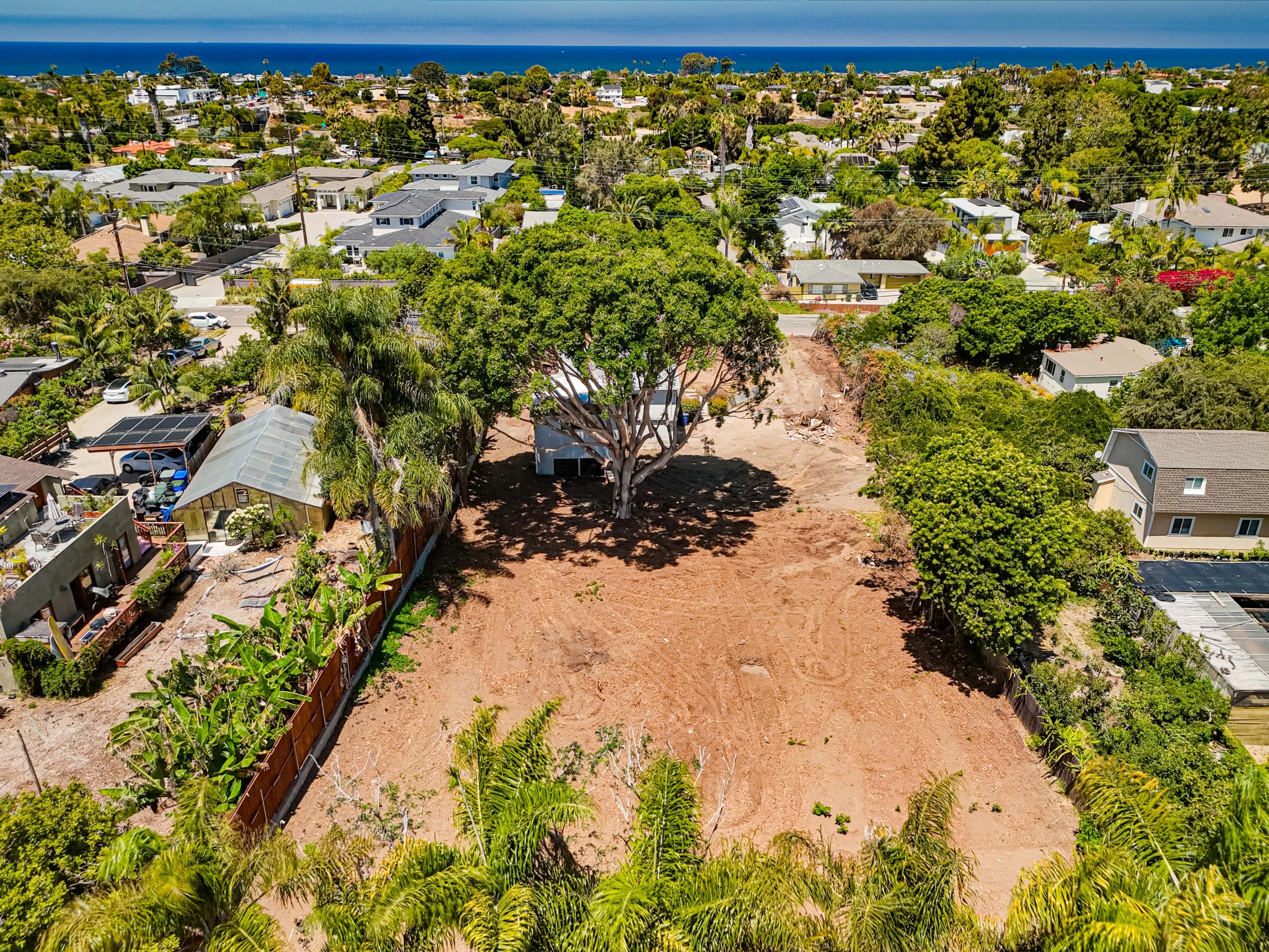 Virtual tour photo 34 of 39 for 975 Urania Ave