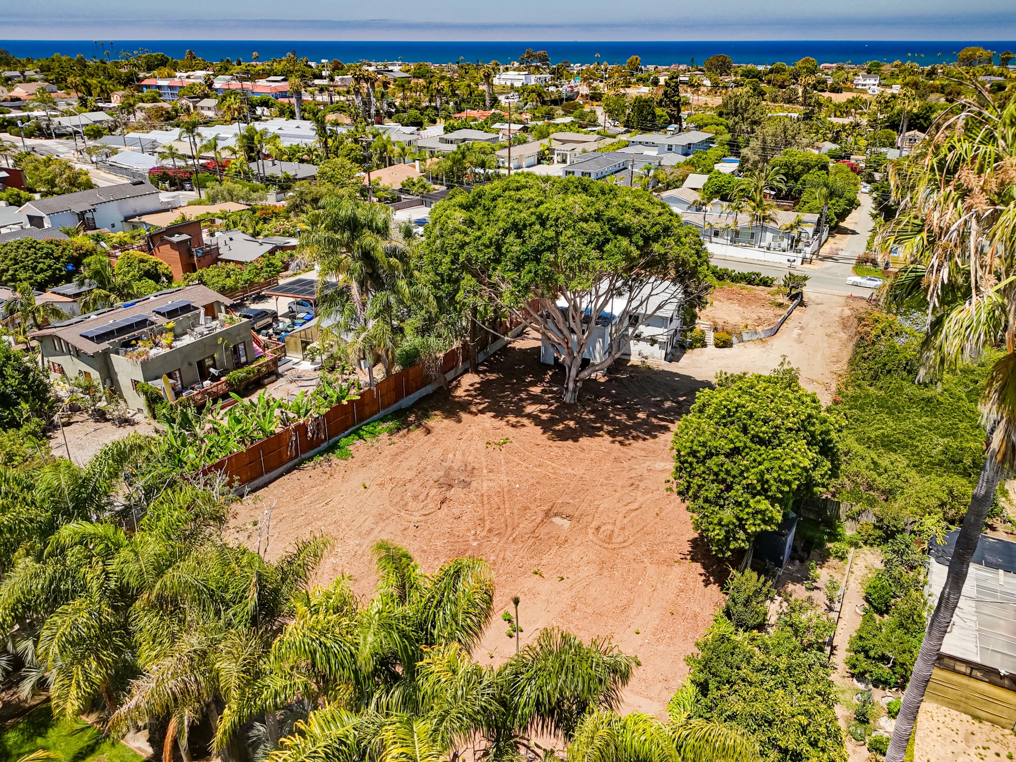 Virtual tour photo 35 of 39 for 975 Urania Ave