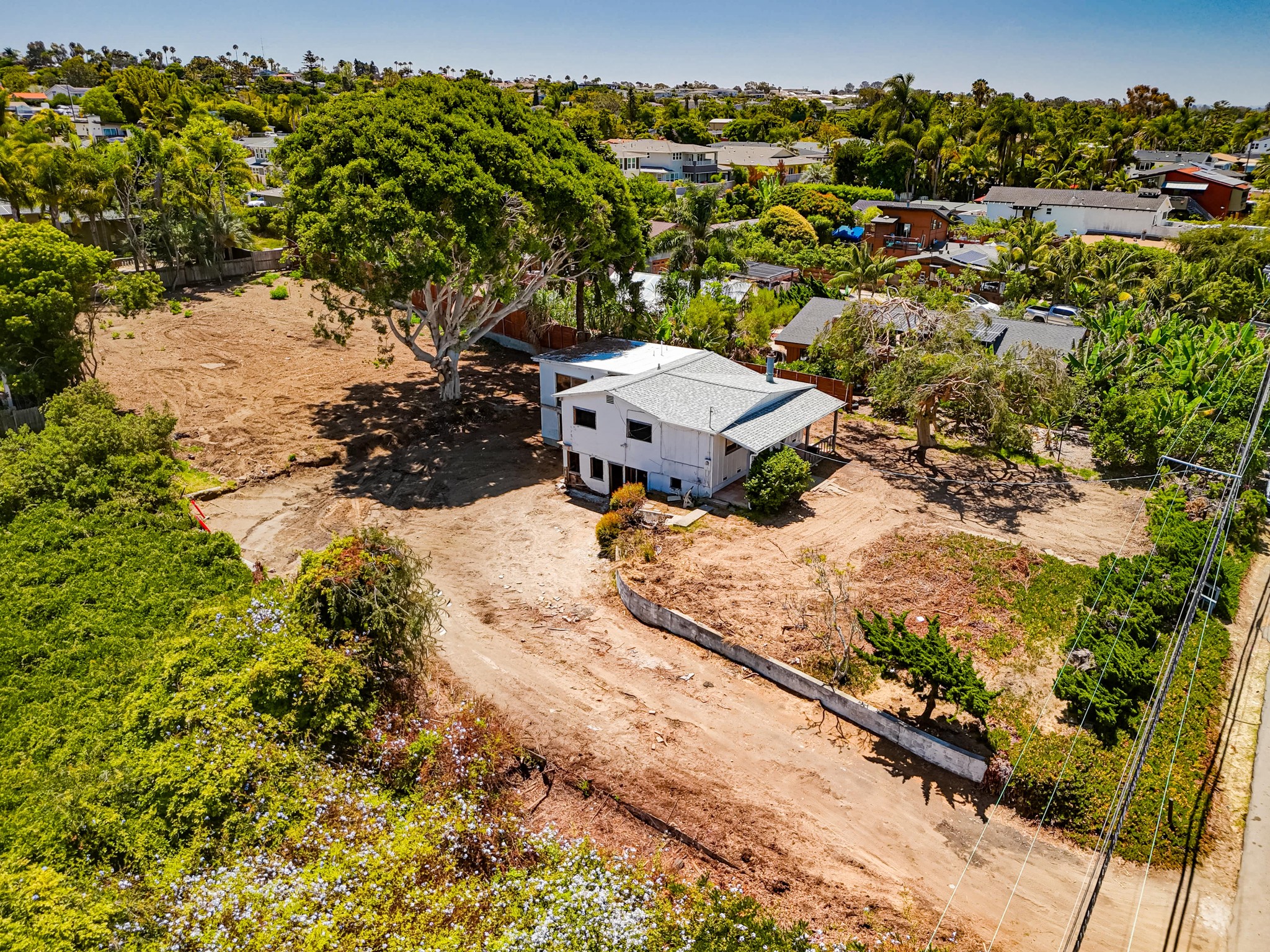 Virtual tour photo 38 of 39 for 975 Urania Ave