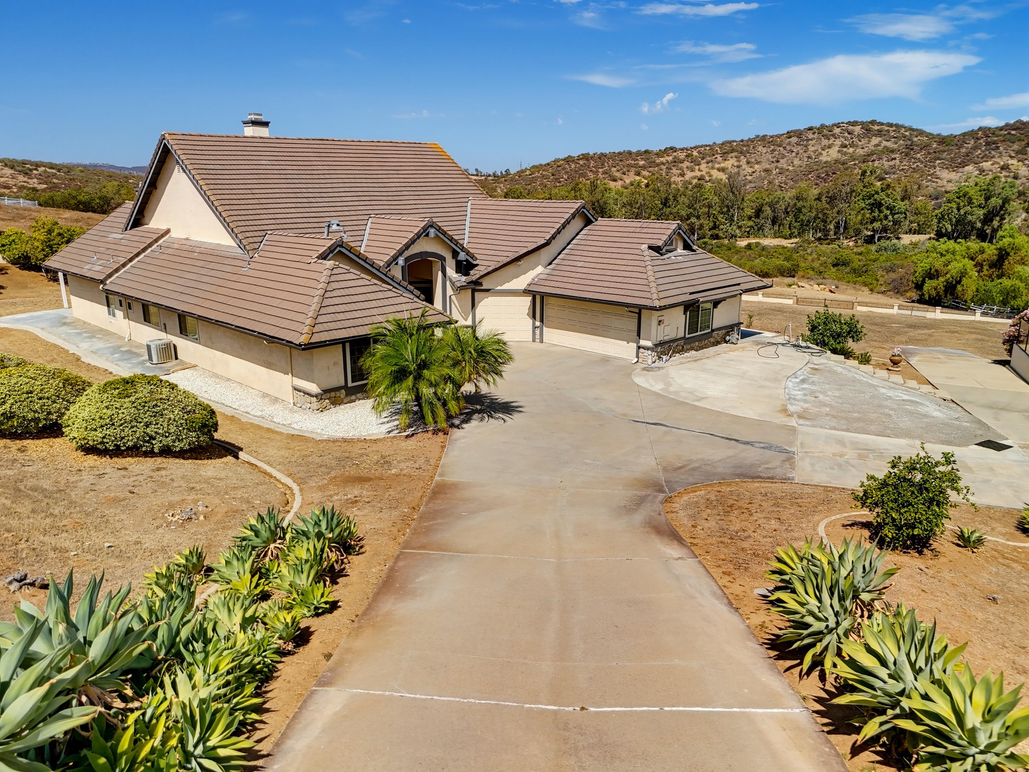 Virtual tour photo 5 of 117 for 9770 Quail Canyon Rd