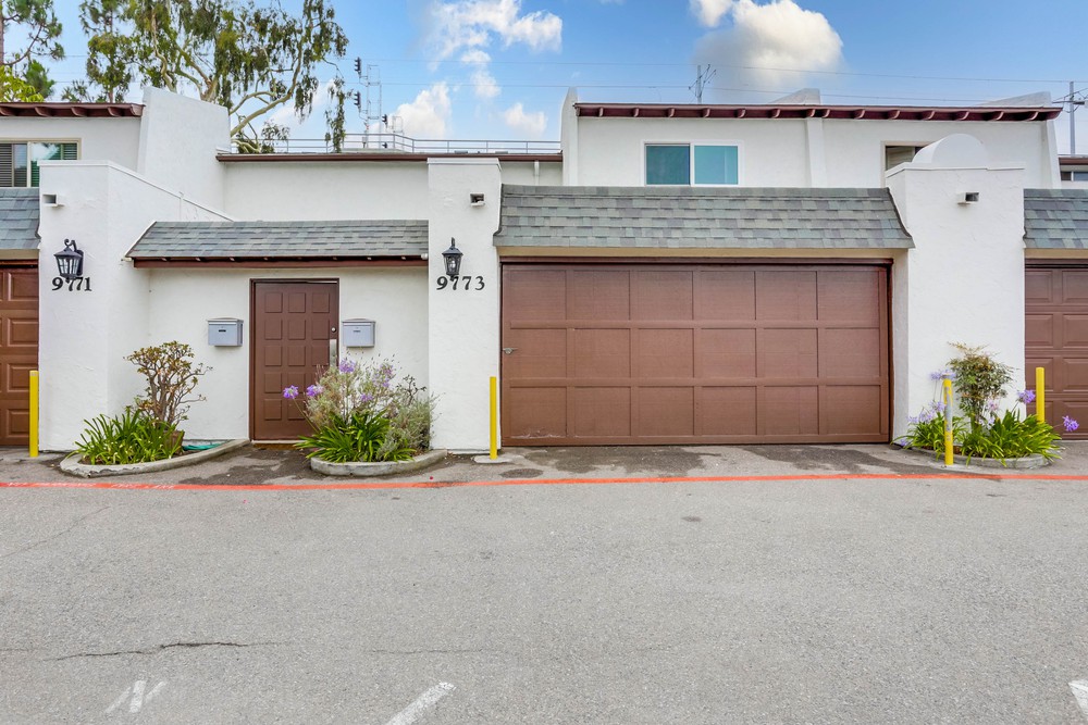 Virtual tour photo 1 of 42 for 9773 Genesee Ave
