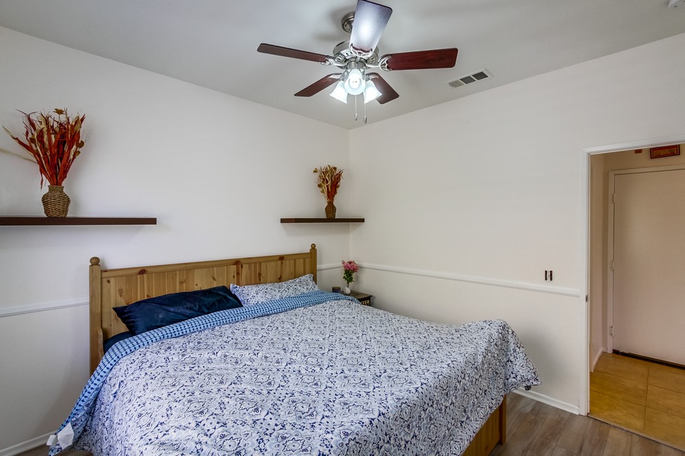 Virtual tour photo 21 of 40 for 9774 Tallus Glen
