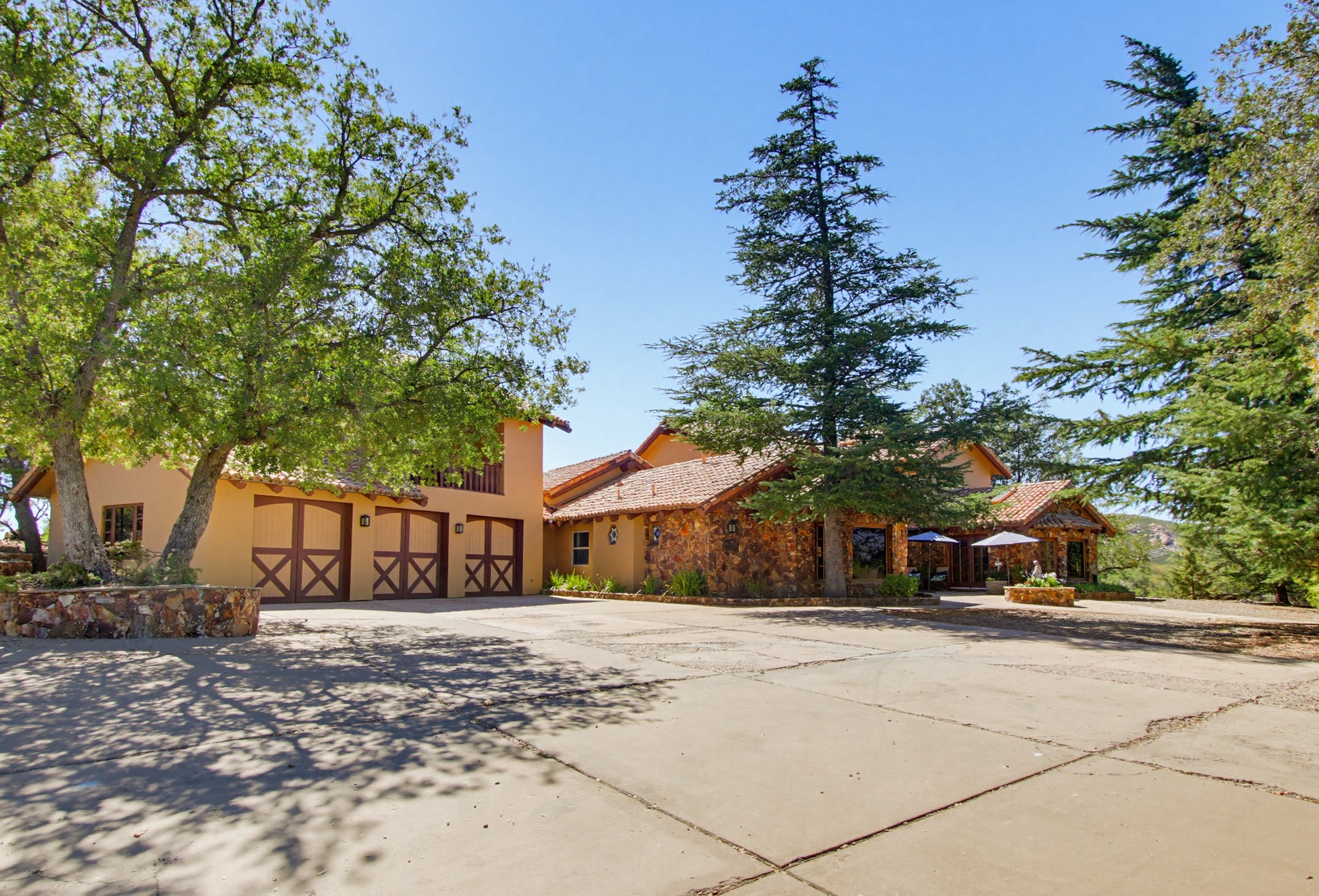Virtual tour photo 4 of 150 for 9776 Chiquita Rd