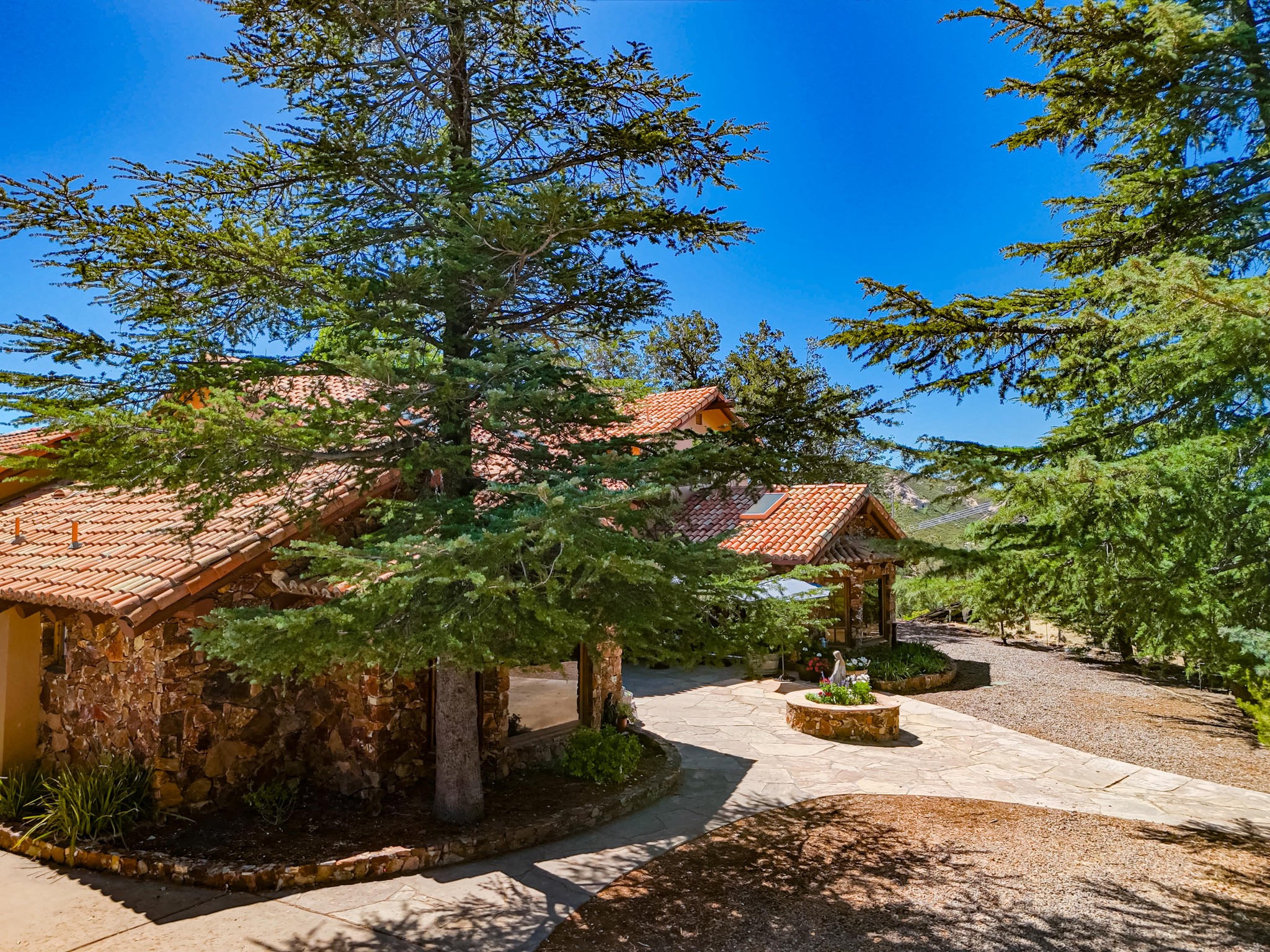 Virtual tour photo 4 of 42 for 9776 Chiquita Rd