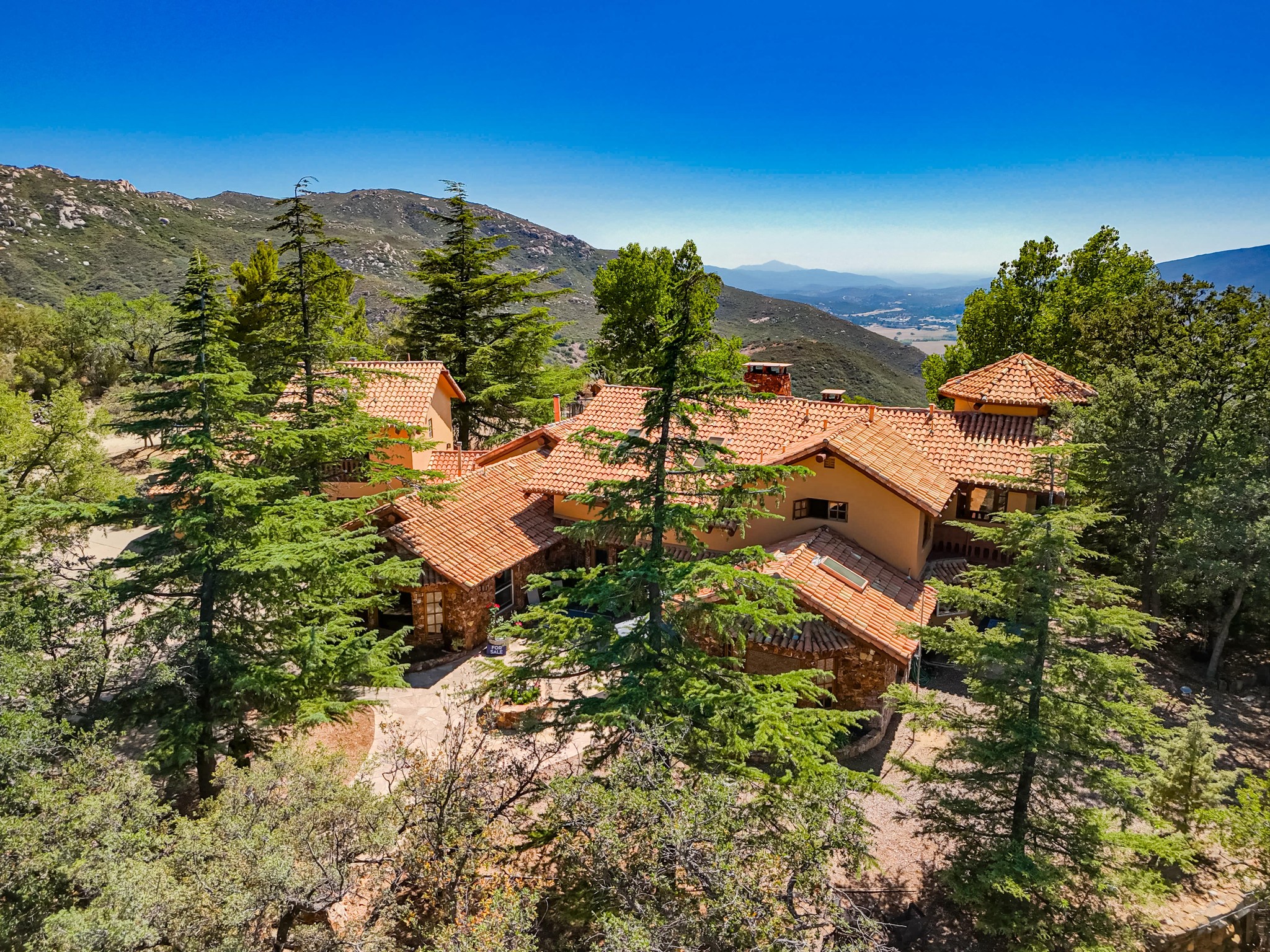 Virtual tour photo 5 of 42 for 9776 Chiquita Rd