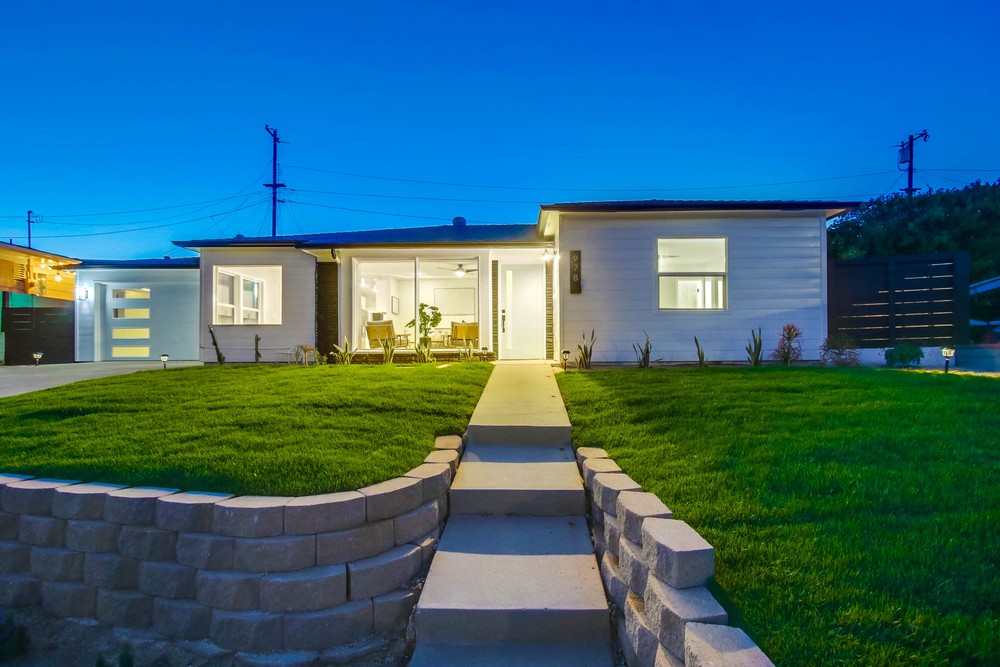 Virtual tour photo 4 of 71 for 978 Manor Way