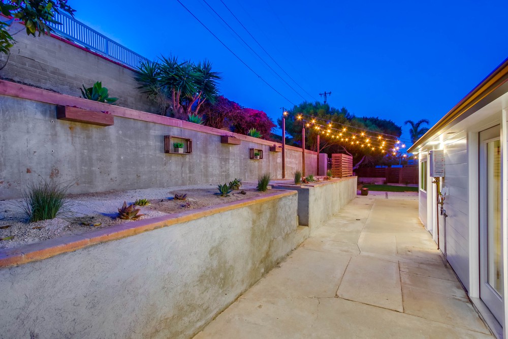 Virtual tour photo 9 of 71 for 978 Manor Way