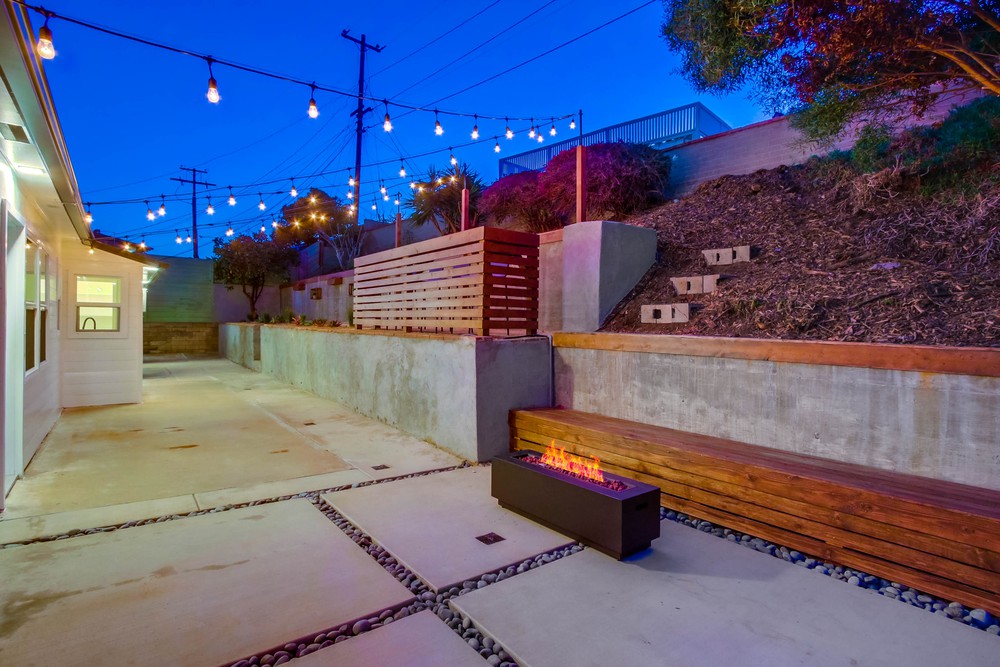 Virtual tour photo 14 of 71 for 978 Manor Way