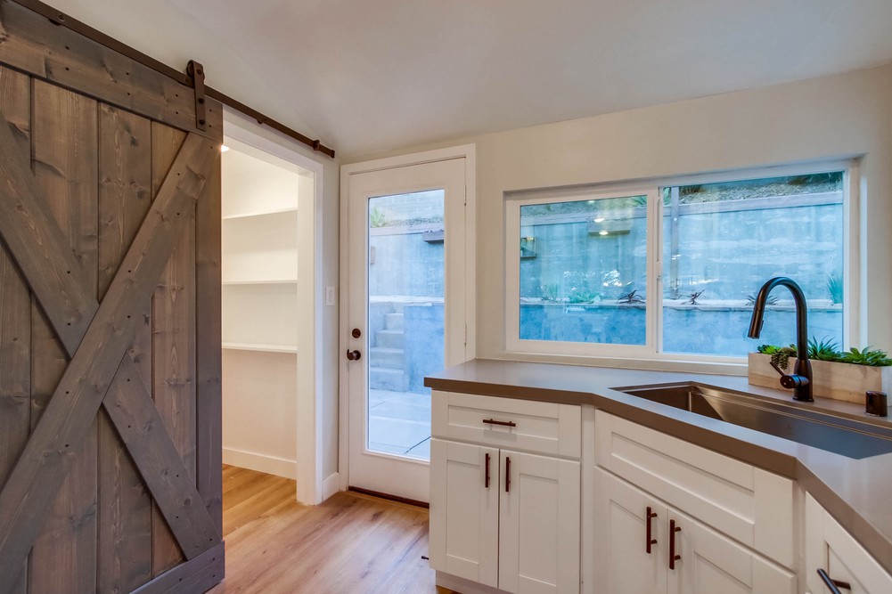 Virtual tour photo 30 of 71 for 978 Manor Way