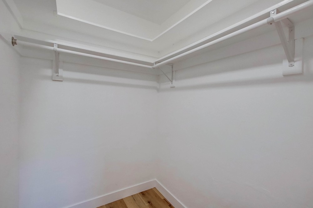 Virtual tour photo 41 of 71 for 978 Manor Way