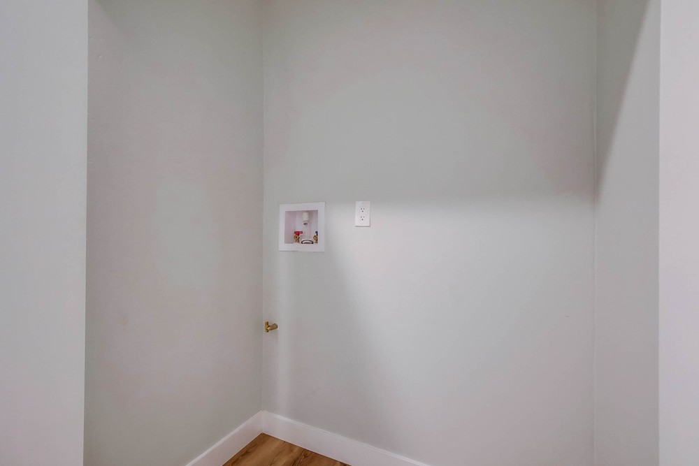 Virtual tour photo 50 of 71 for 978 Manor Way
