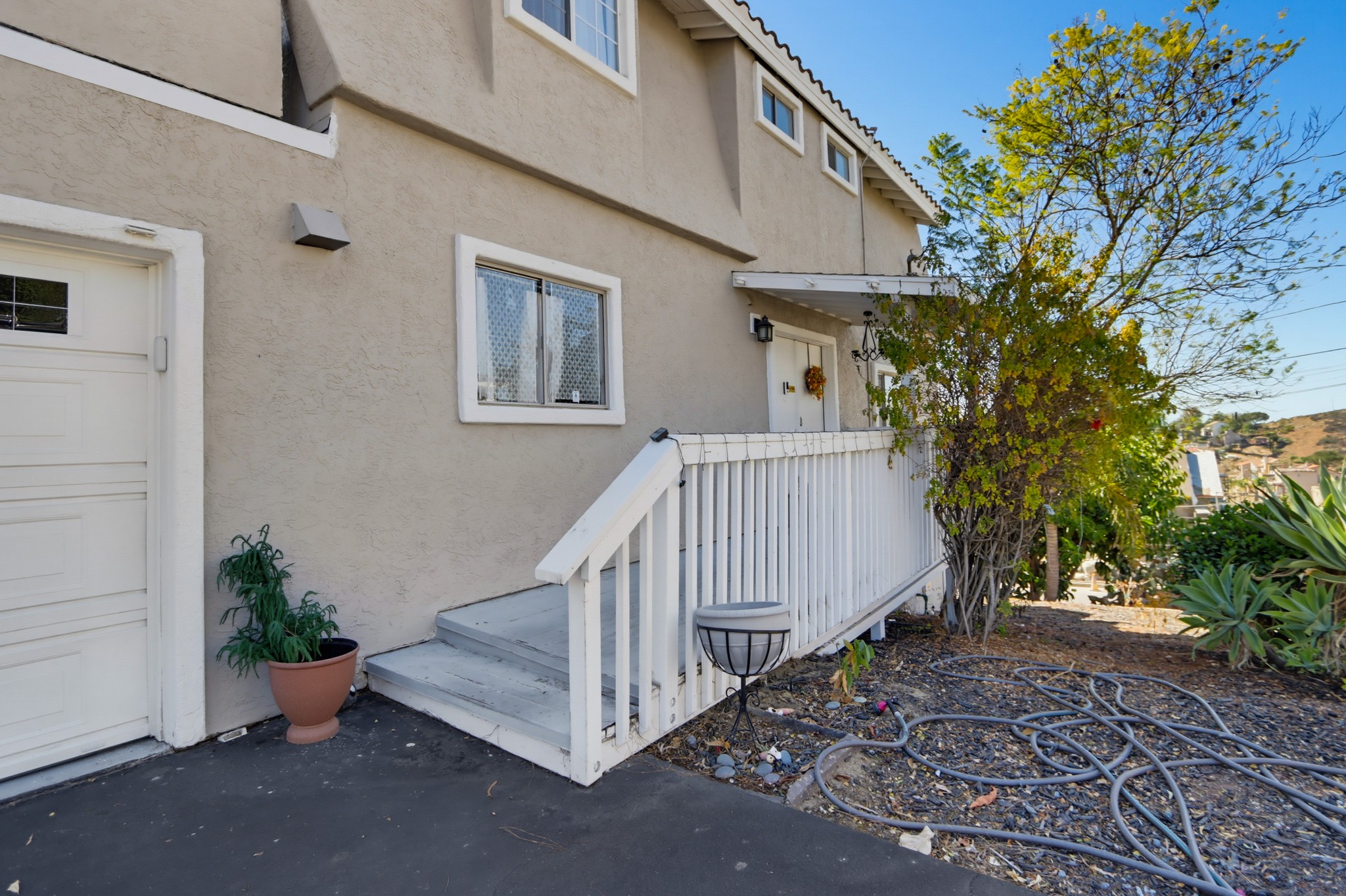 Virtual tour photo 5 of 55 for 9811 Eucalyptus St
