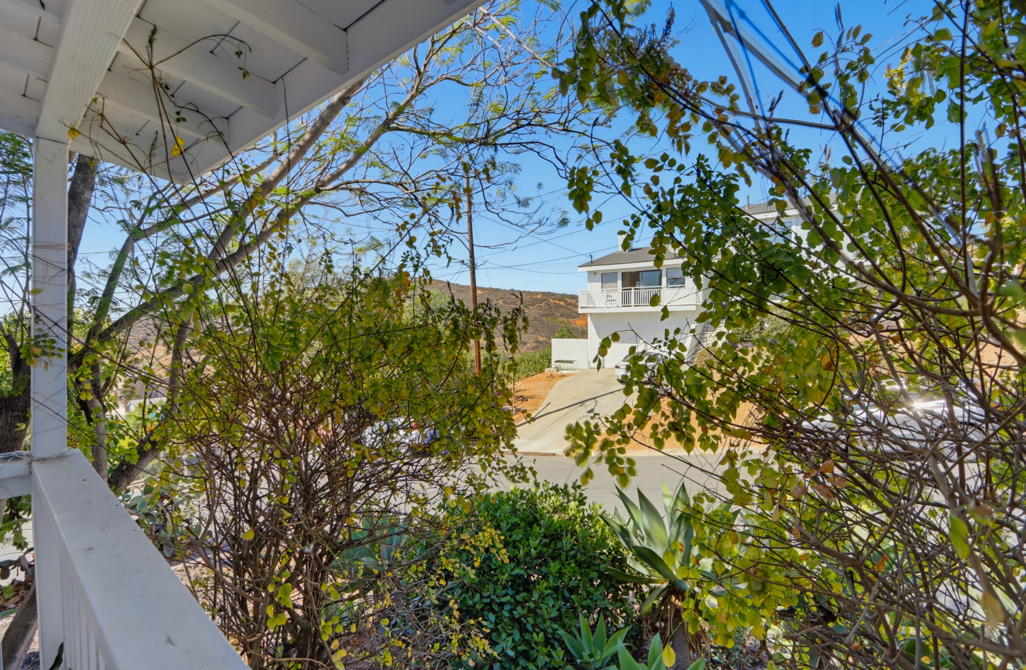 Virtual tour photo 7 of 55 for 9811 Eucalyptus St