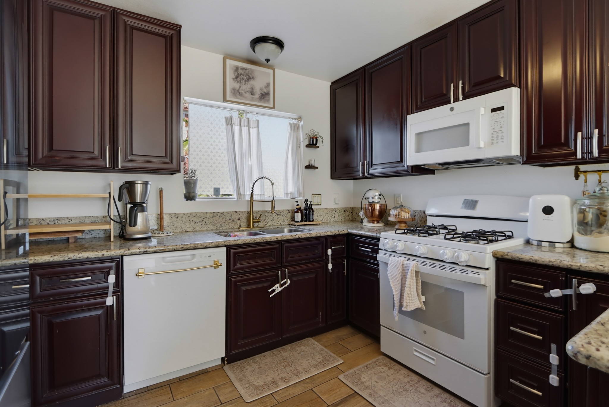 Virtual tour photo 16 of 55 for 9811 Eucalyptus St