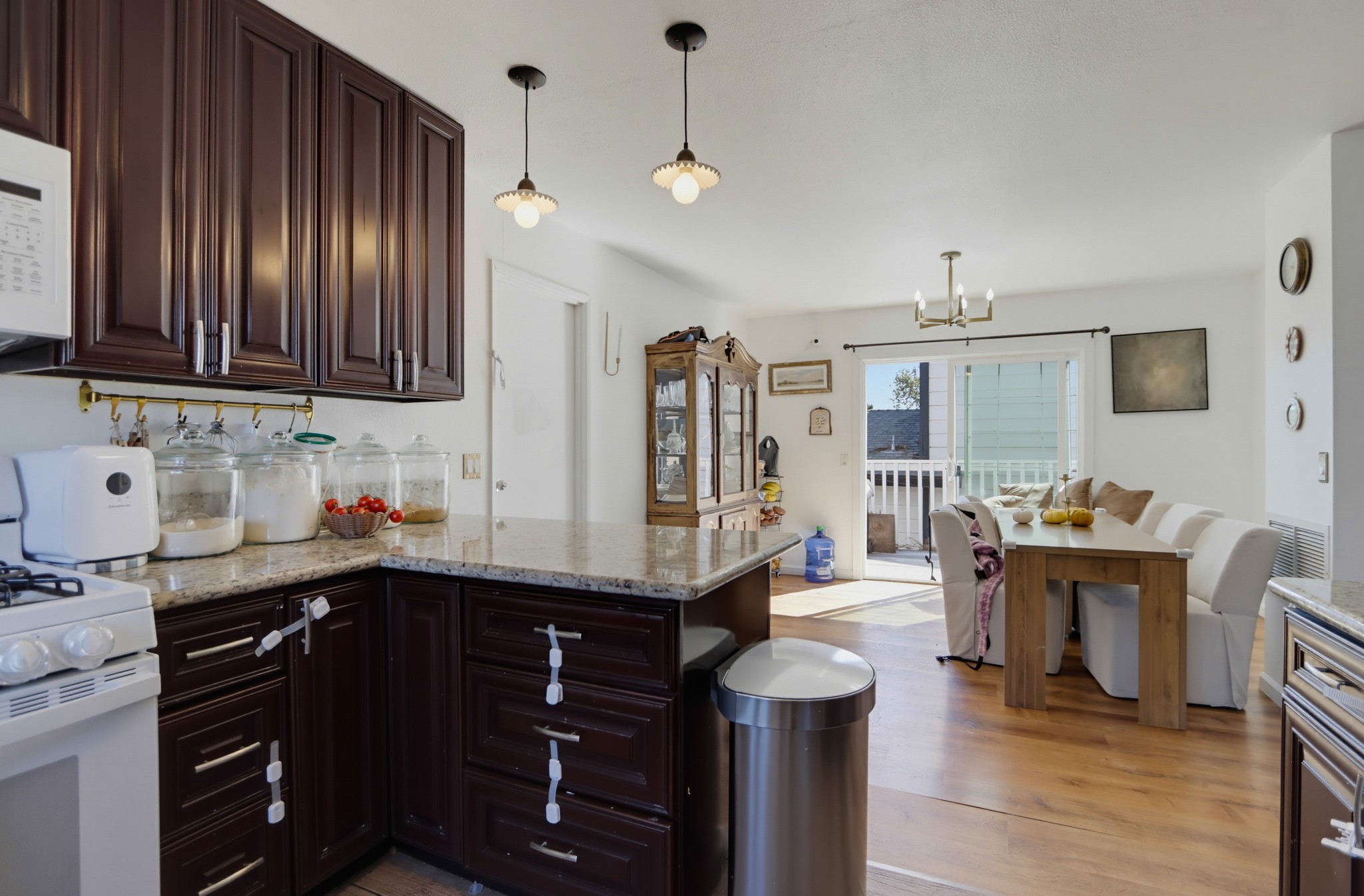 Virtual tour photo 17 of 55 for 9811 Eucalyptus St