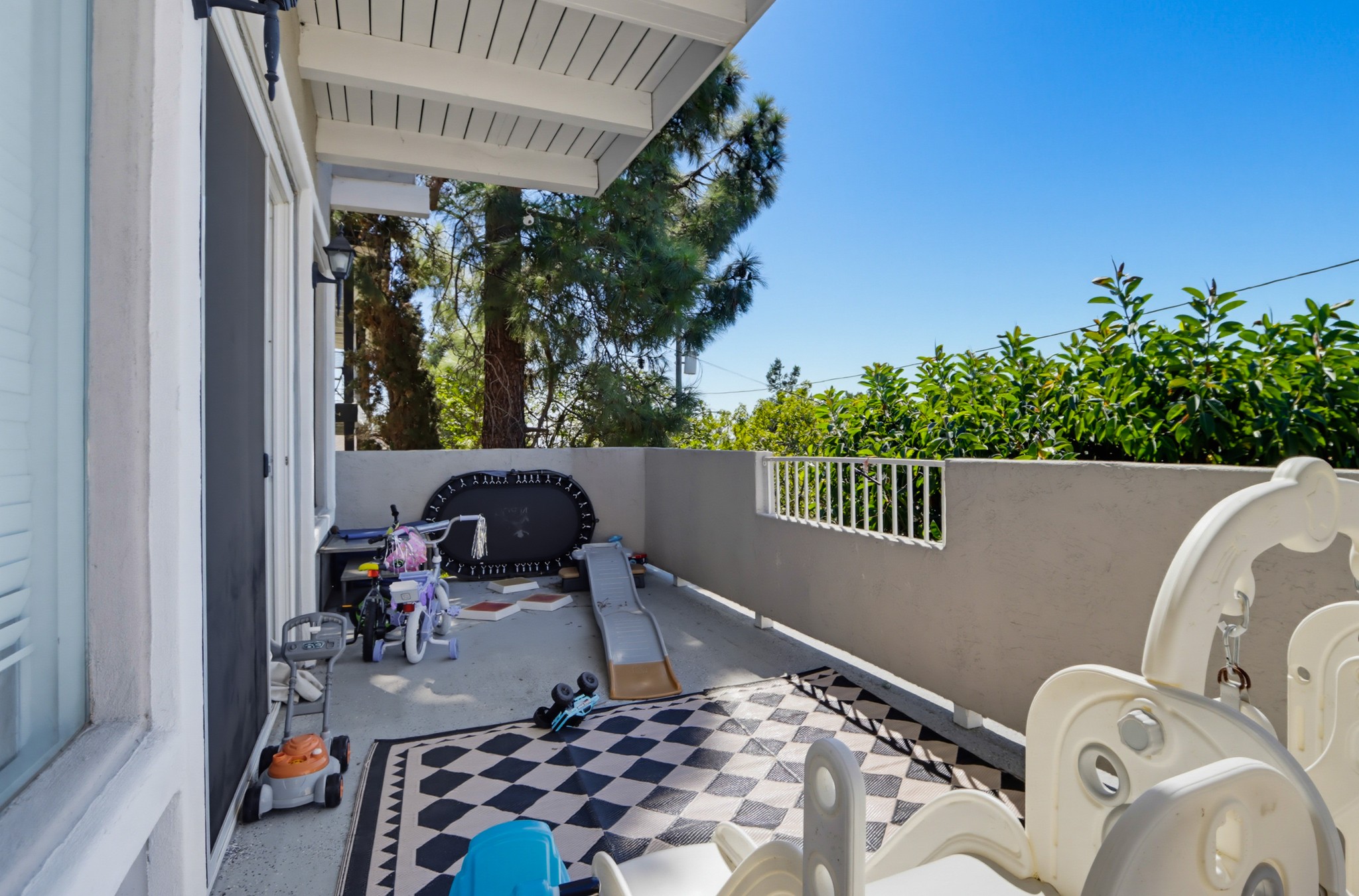 Virtual tour photo 20 of 55 for 9811 Eucalyptus St