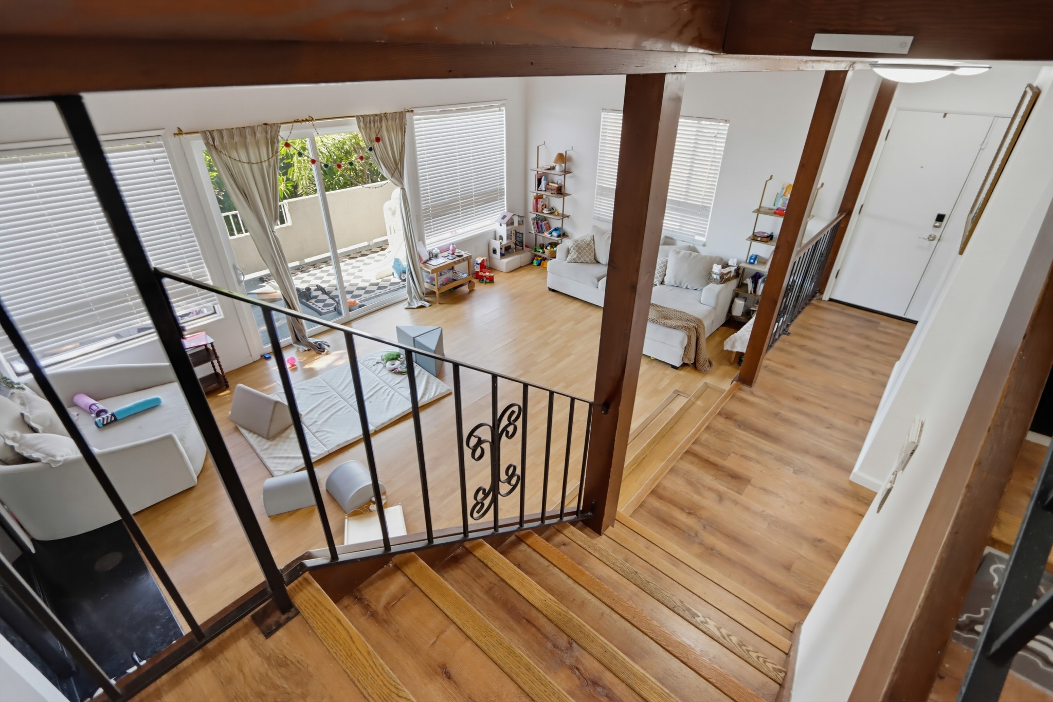 Virtual tour photo 22 of 55 for 9811 Eucalyptus St