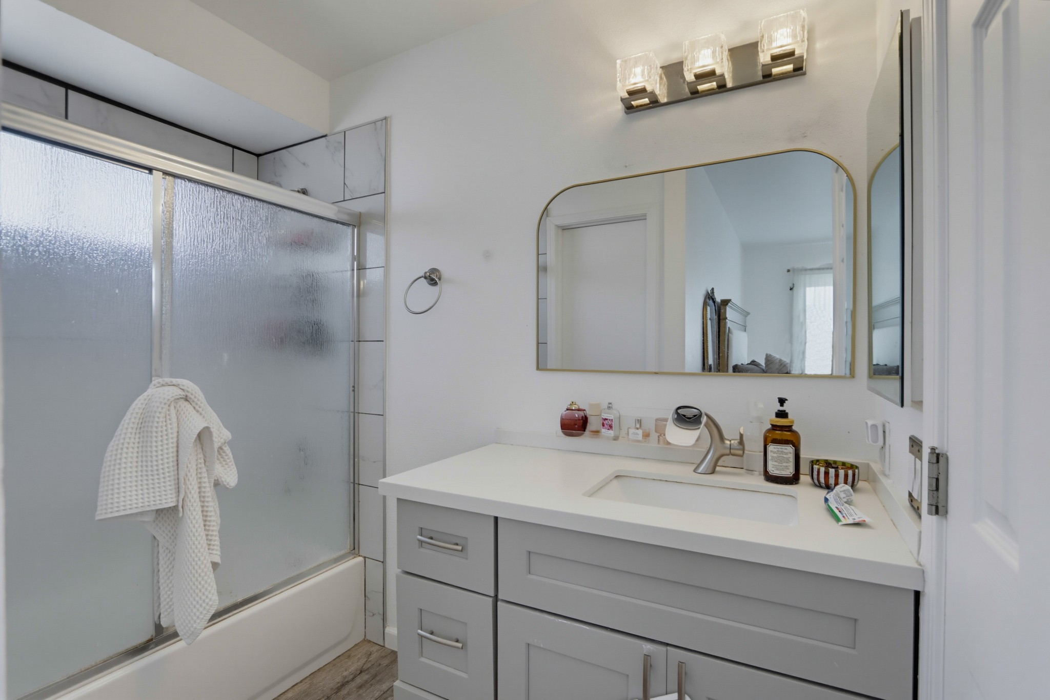 Virtual tour photo 27 of 55 for 9811 Eucalyptus St
