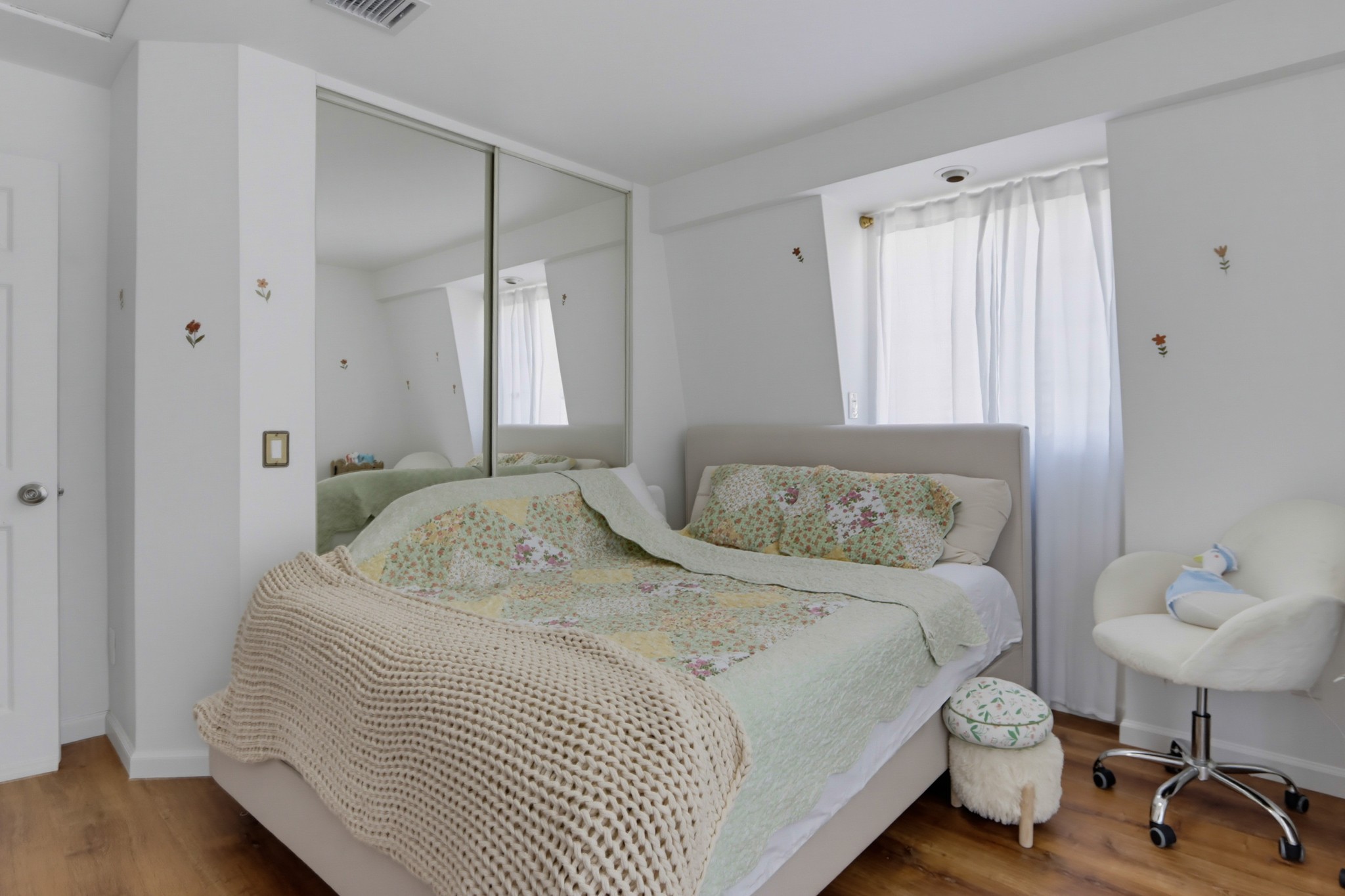 Virtual tour photo 42 of 55 for 9811 Eucalyptus St
