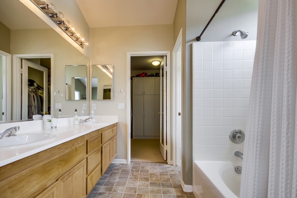 Virtual tour photo 31 of 45 for 9811 Kika Court