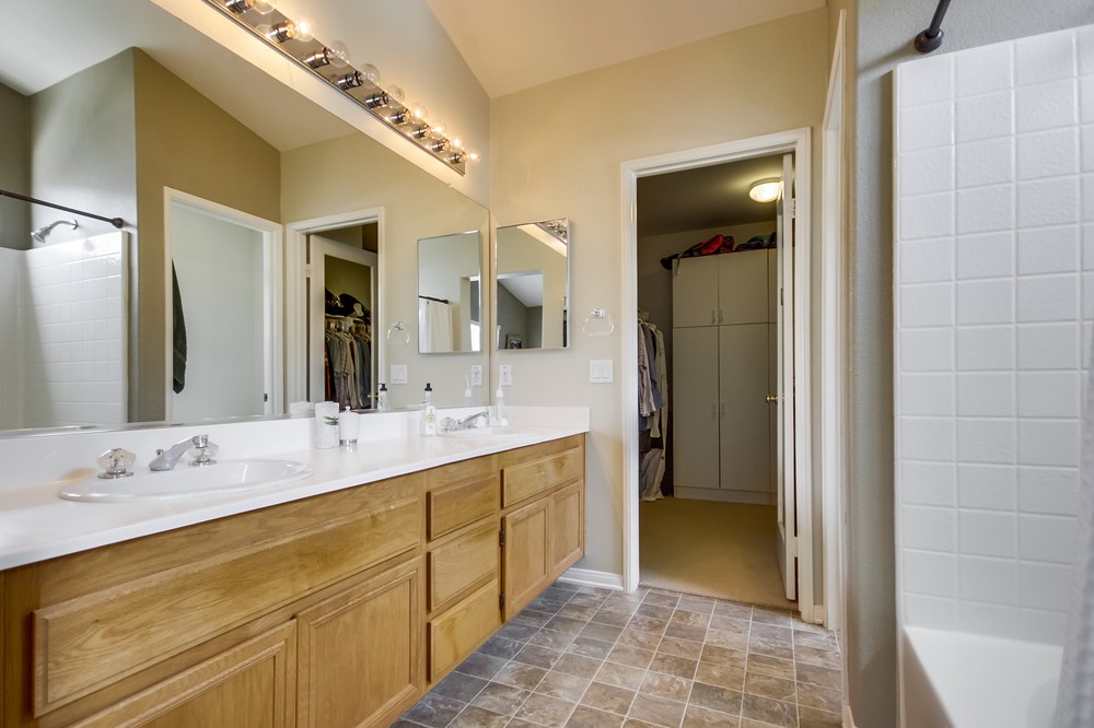 Virtual tour photo 32 of 45 for 9811 Kika Court