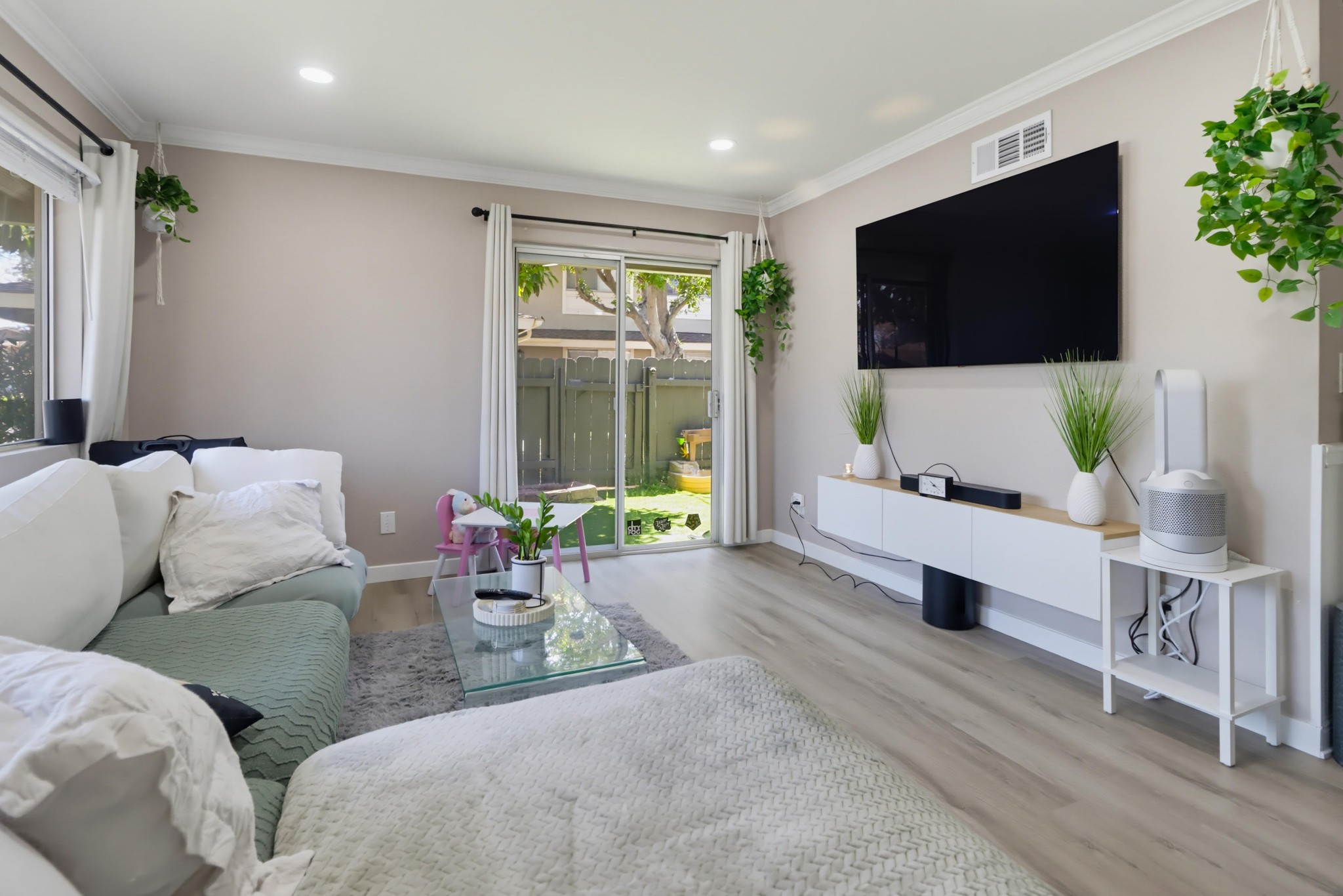 Virtual tour photo 8 of 32 for 983 Amistad Pl Unit A