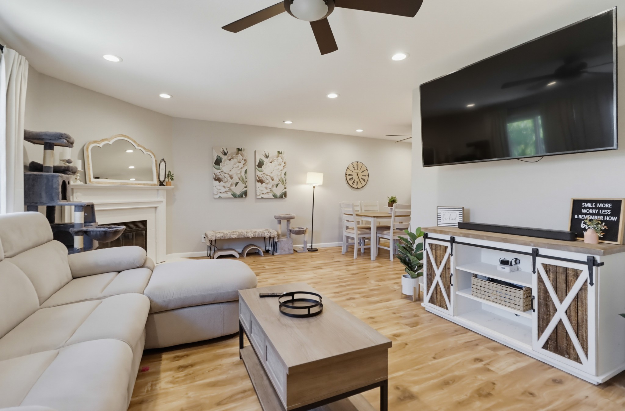 Virtual tour photo 7 of 40 for 9845 Caspi Gardens Dr
