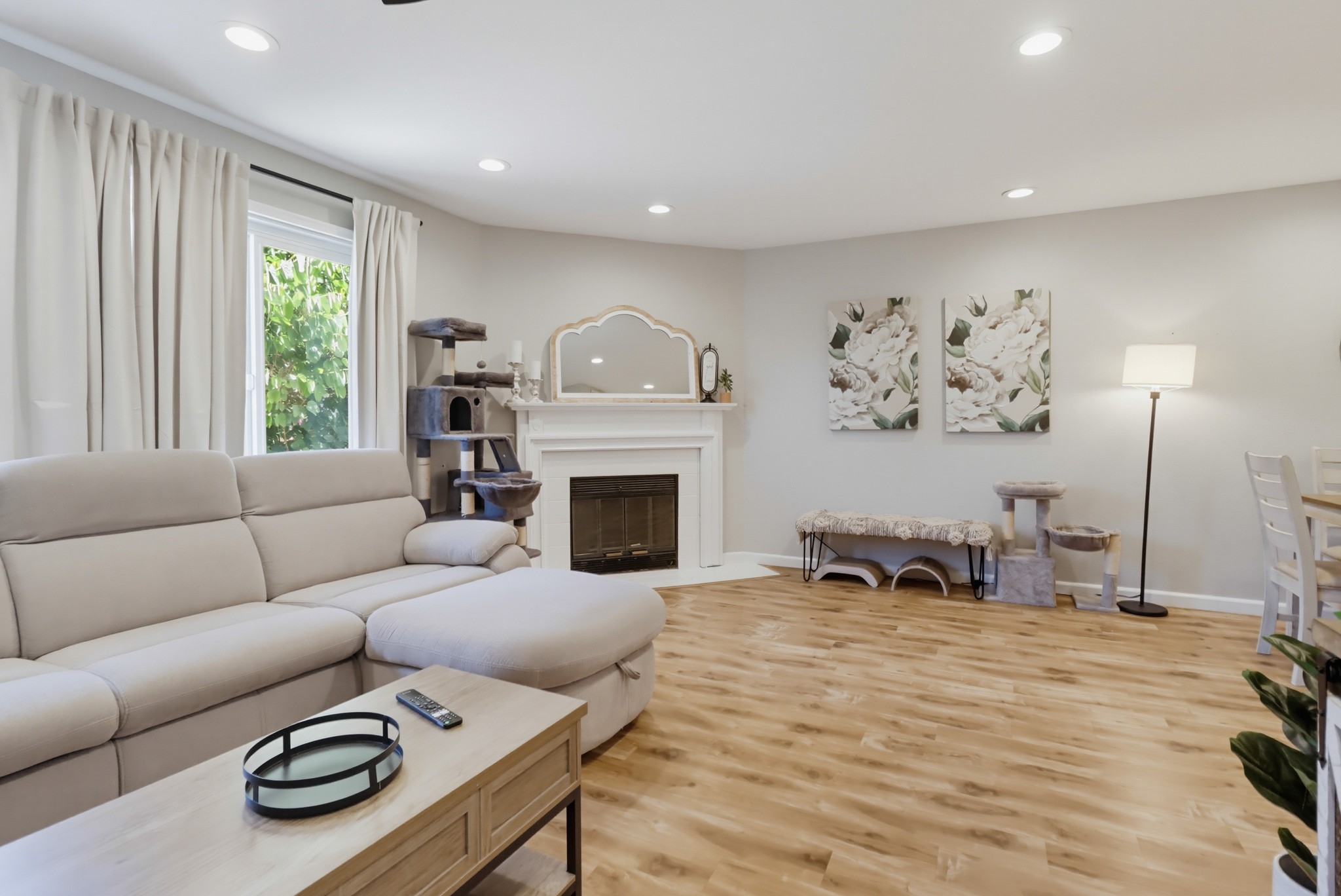 Virtual tour photo 9 of 40 for 9845 Caspi Gardens Dr