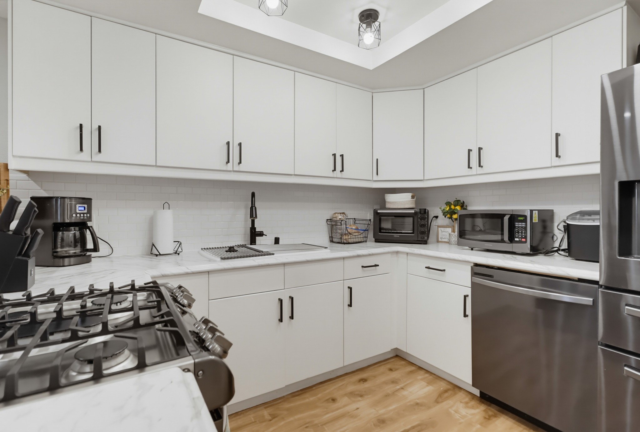 Virtual tour photo 17 of 40 for 9845 Caspi Gardens Dr