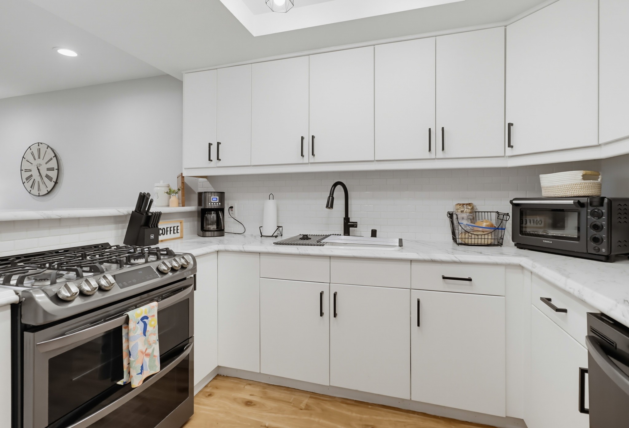 Virtual tour photo 18 of 40 for 9845 Caspi Gardens Dr