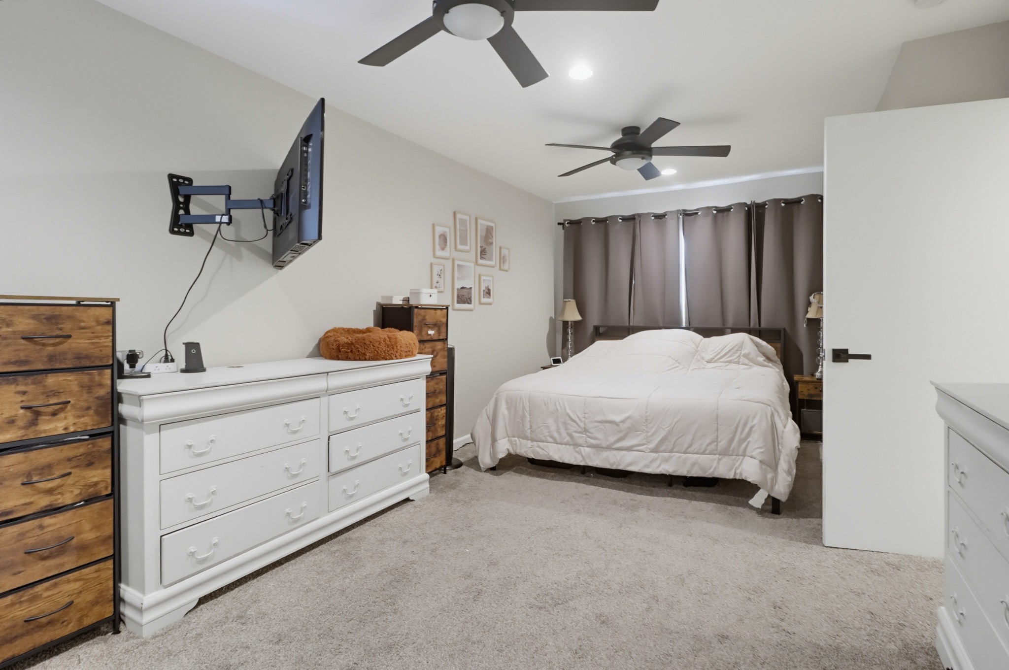 Virtual tour photo 22 of 40 for 9845 Caspi Gardens Dr