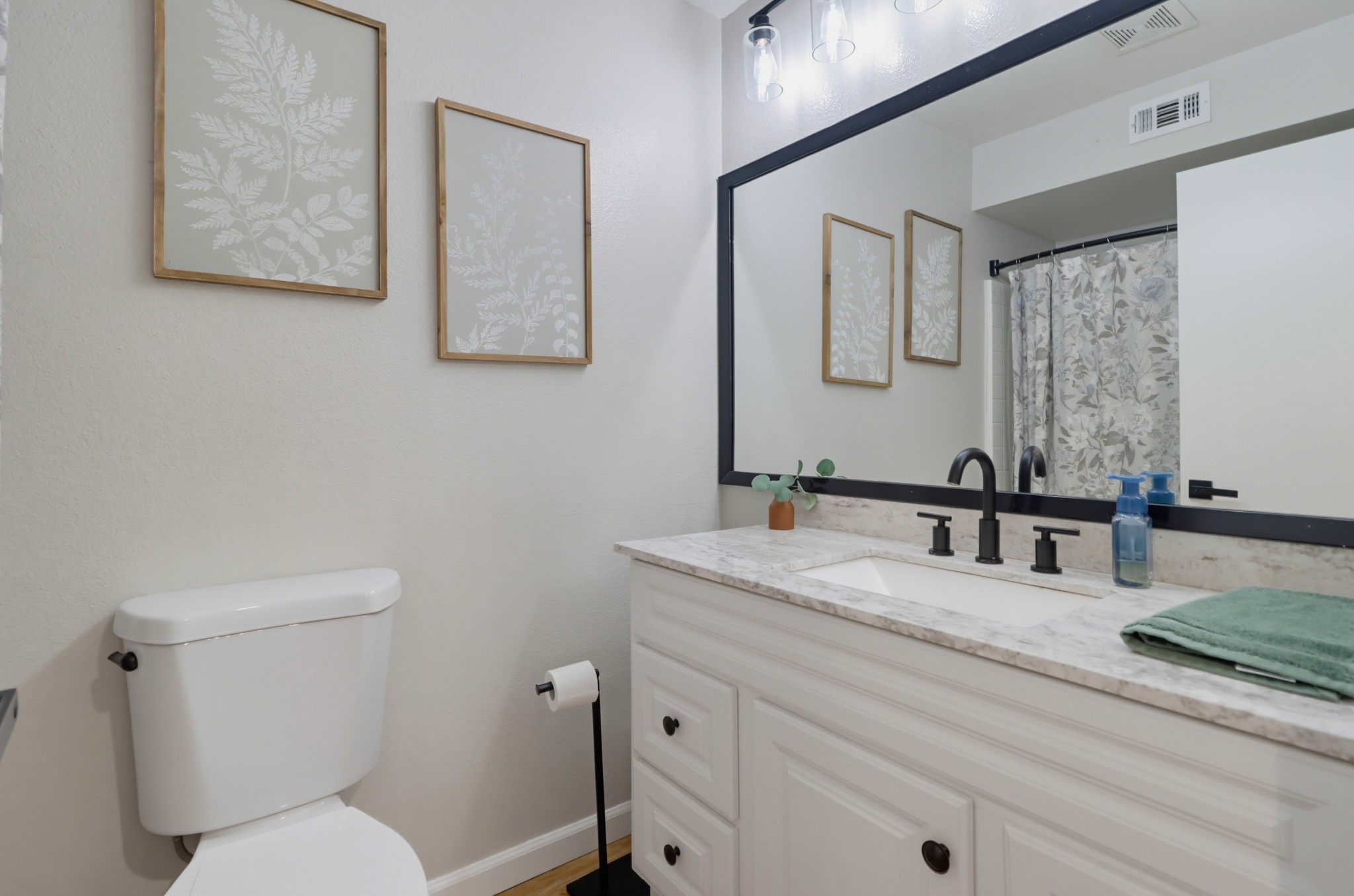 Virtual tour photo 33 of 40 for 9845 Caspi Gardens Dr