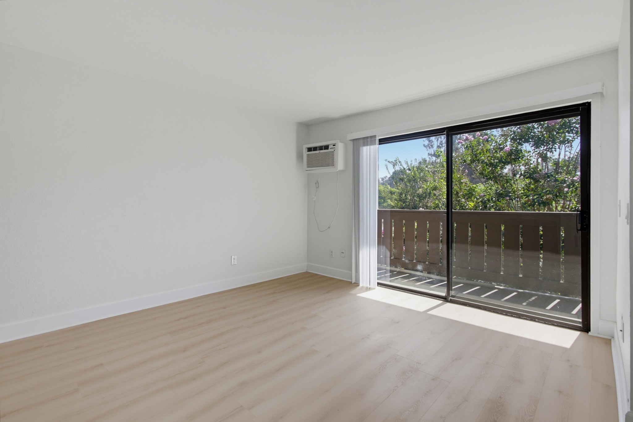 Virtual tour photo 9 of 32 for 9849 Caminito Marlock Apt 26