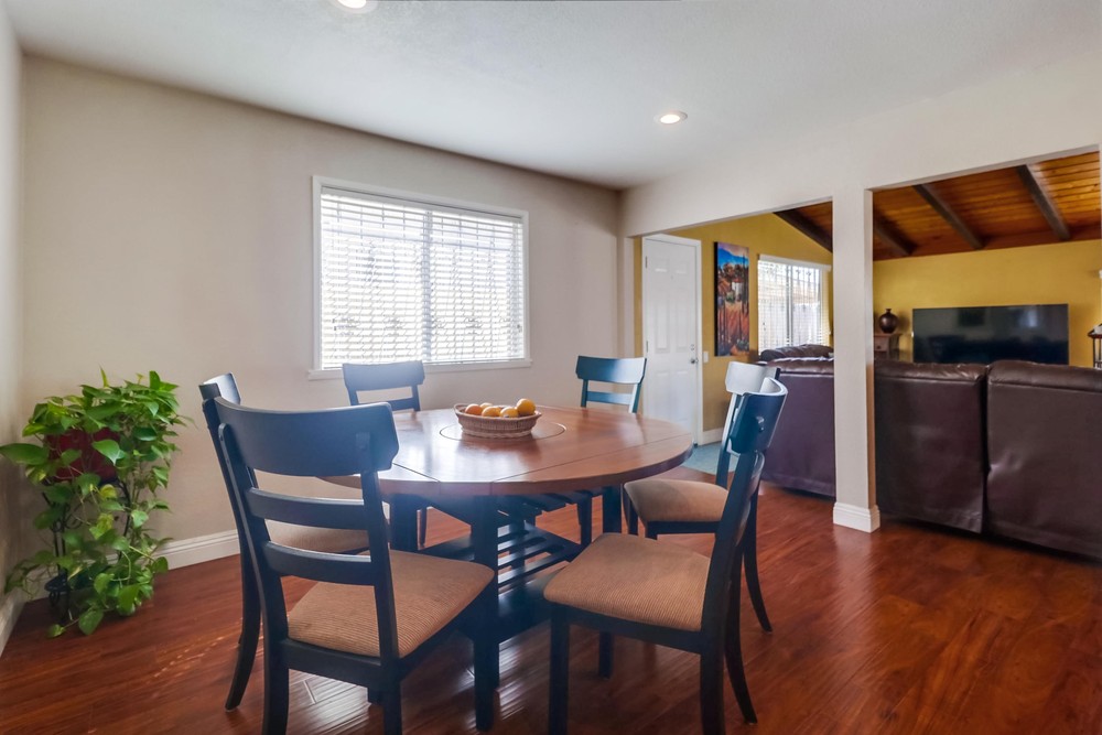 Virtual tour photo 23 of 61 for 986 Churrituck Dr