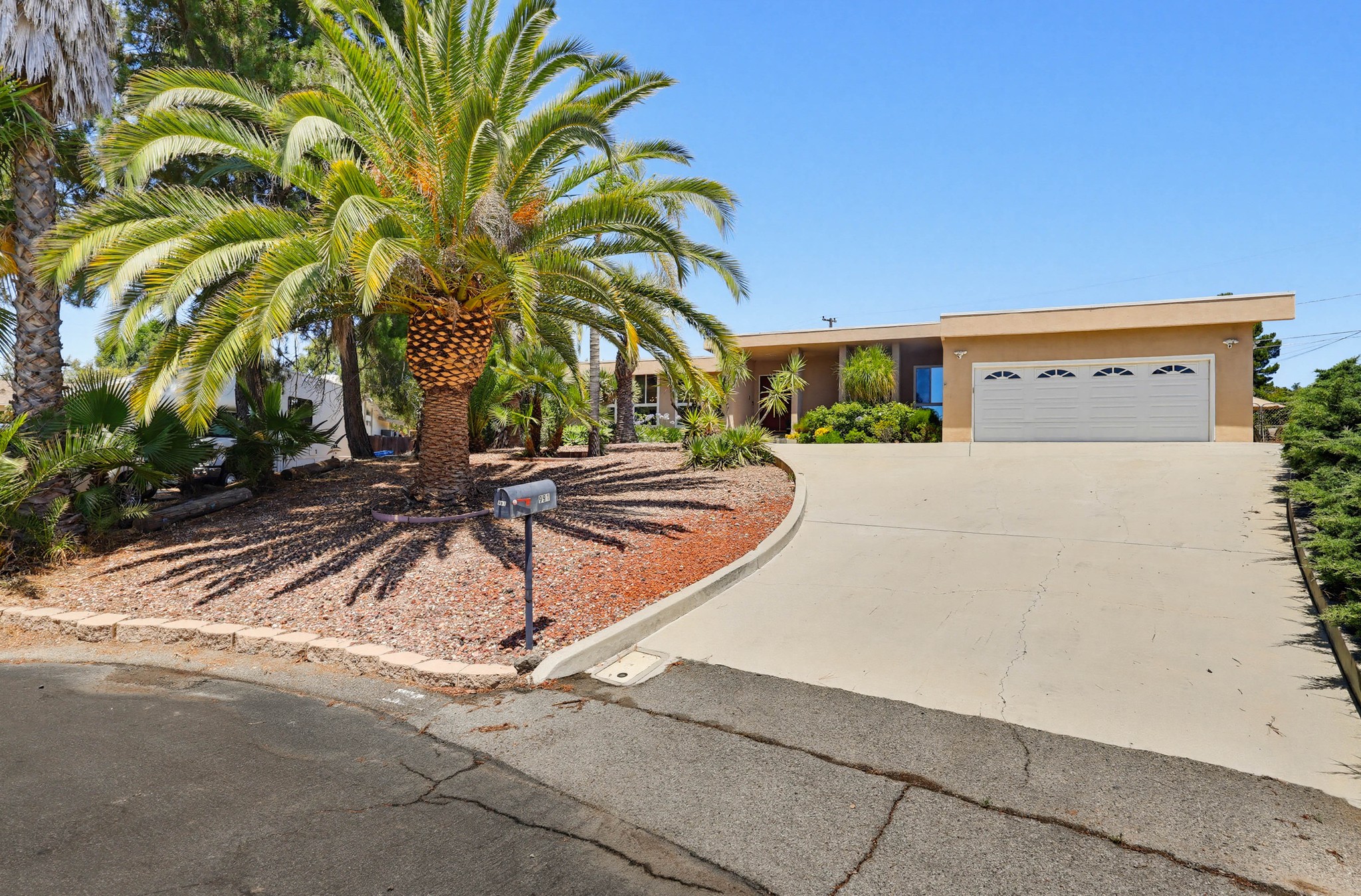 Virtual tour photo 1 of 115 for 991 Montgomery Ct