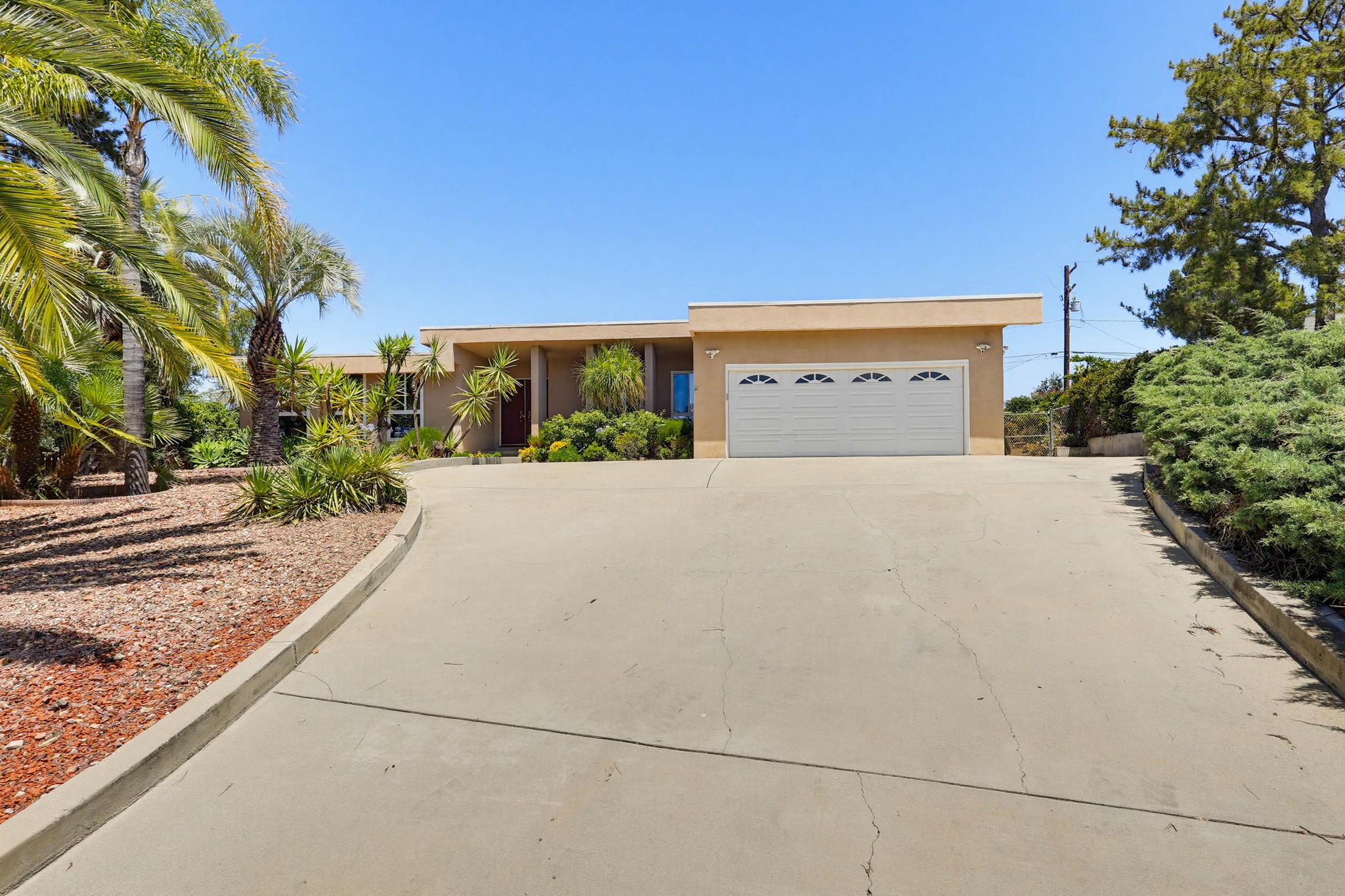 Virtual tour photo 3 of 115 for 991 Montgomery Ct