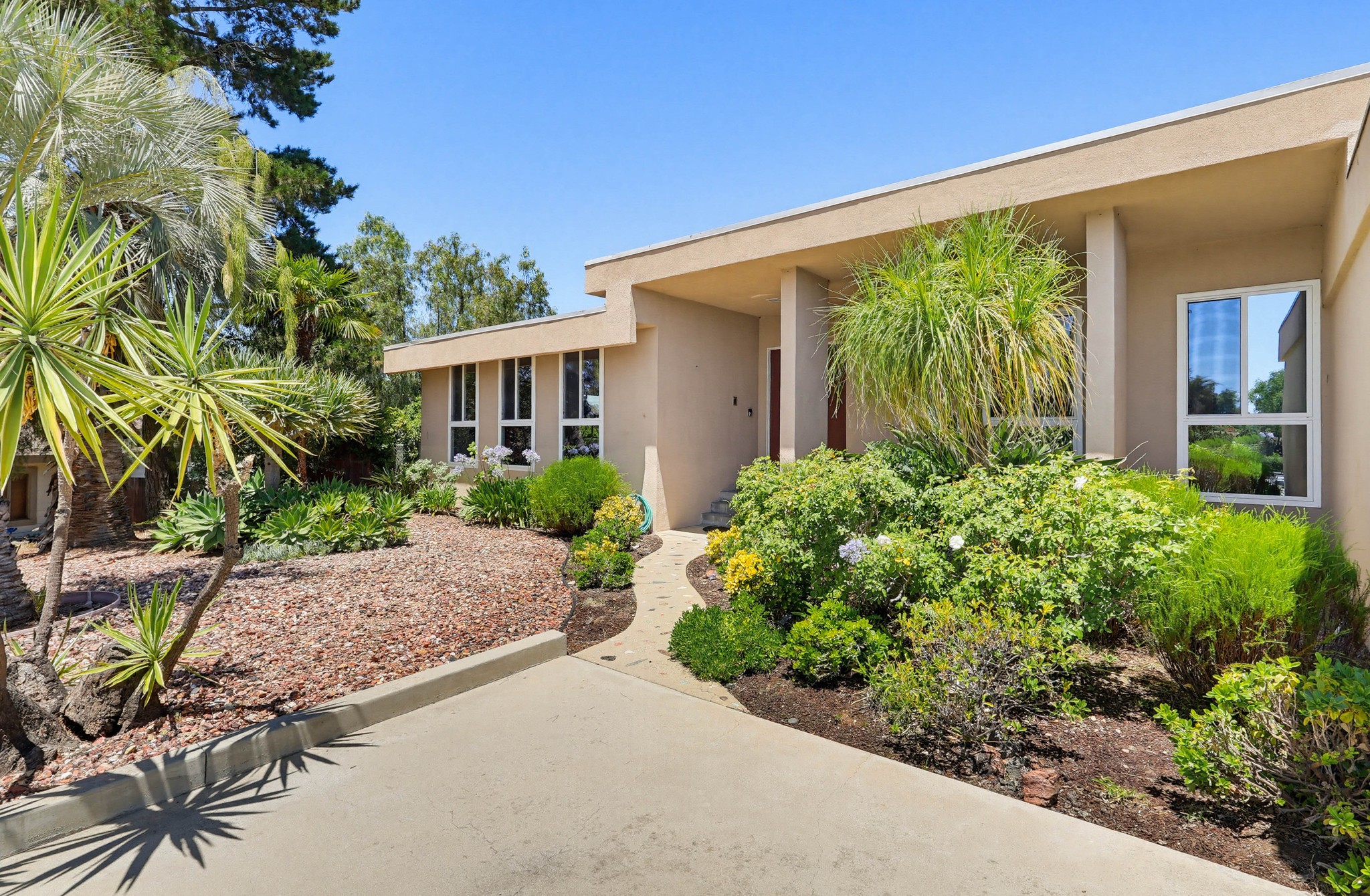 Virtual tour photo 5 of 115 for 991 Montgomery Ct