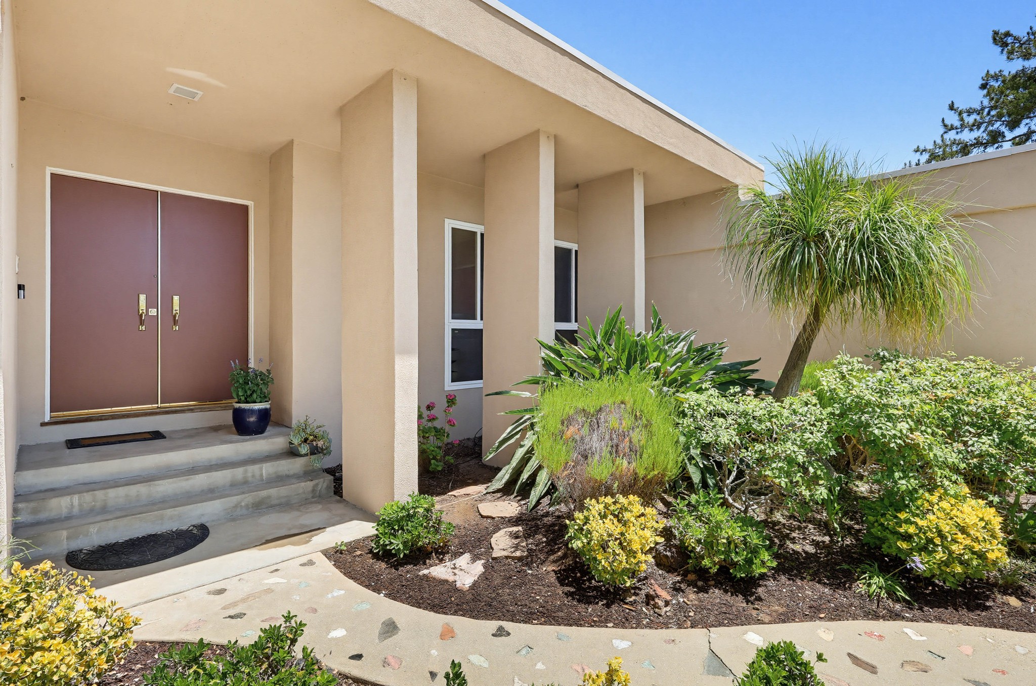 Virtual tour photo 7 of 115 for 991 Montgomery Ct