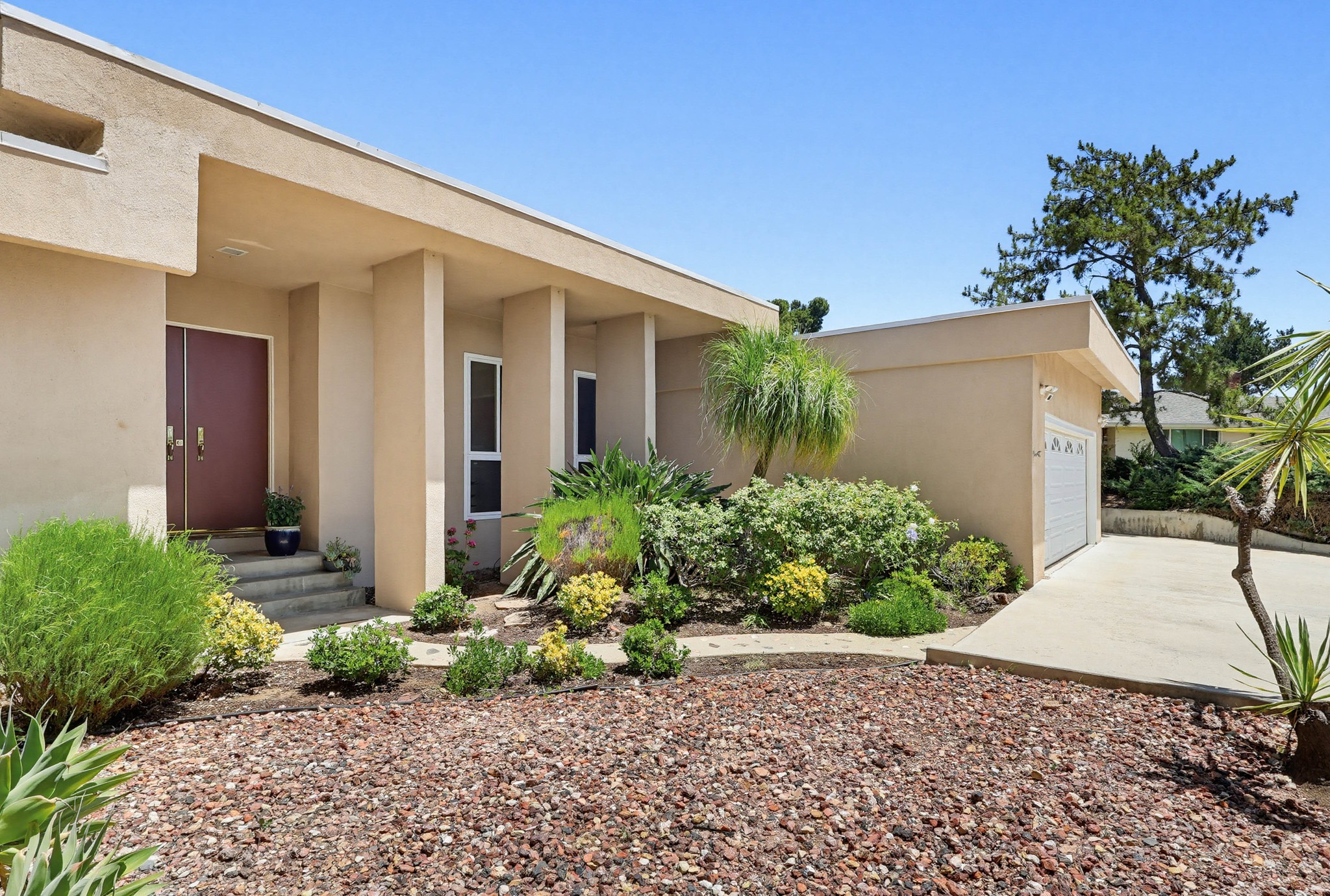 Virtual tour photo 8 of 115 for 991 Montgomery Ct