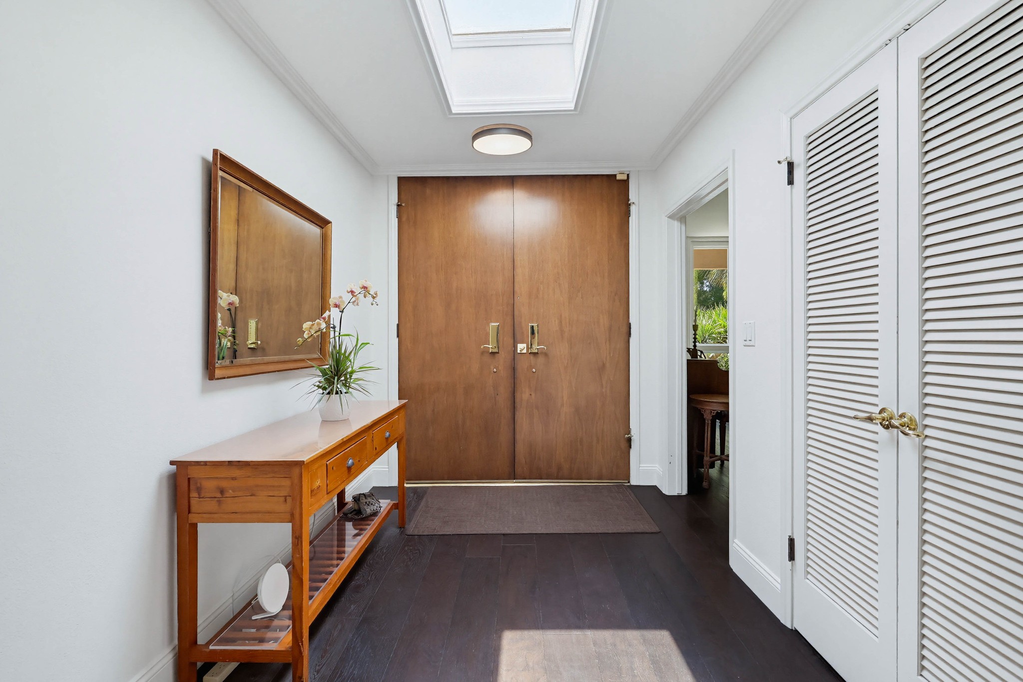 Virtual tour photo 11 of 115 for 991 Montgomery Ct