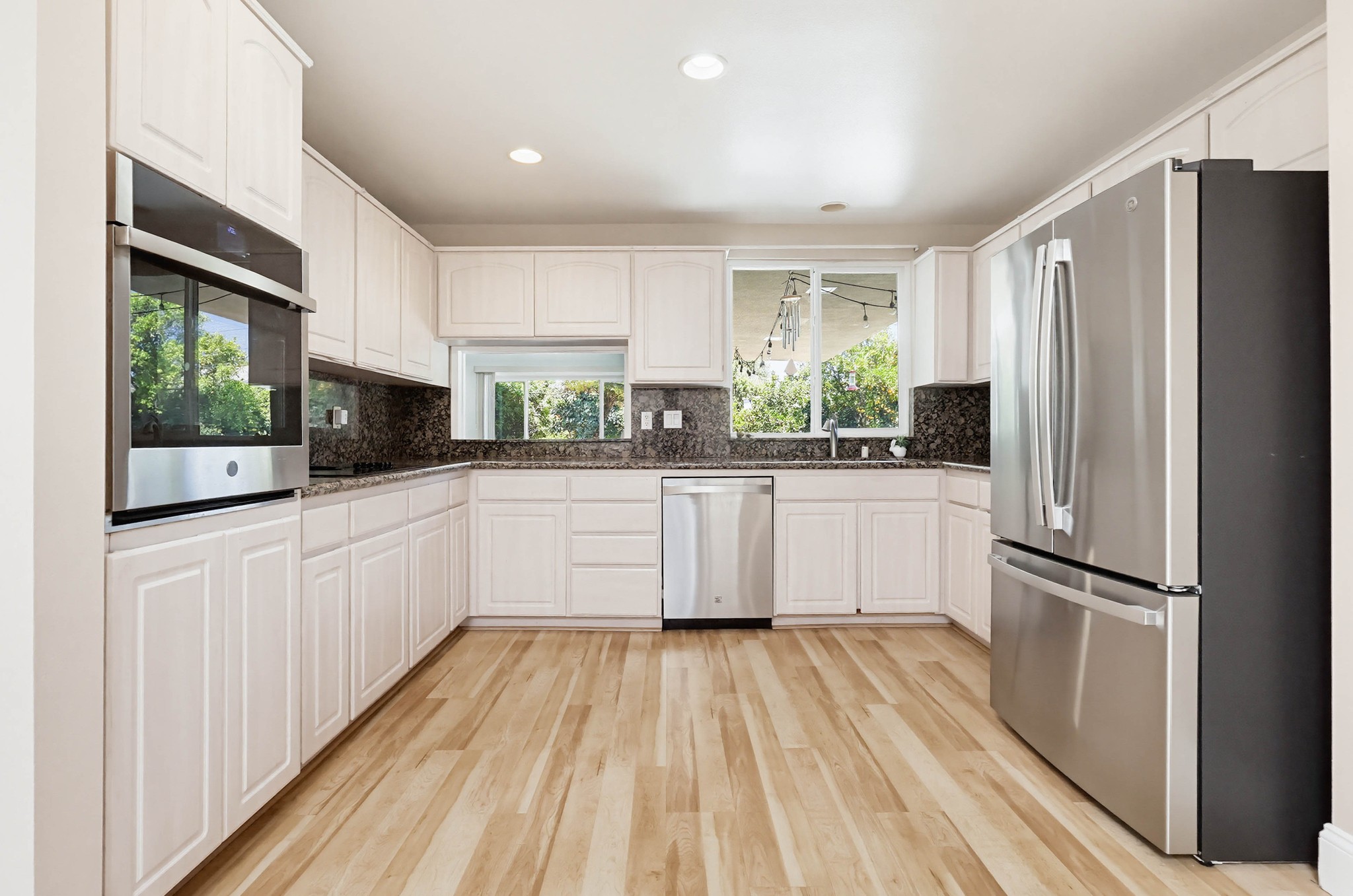 Virtual tour photo 31 of 115 for 991 Montgomery Ct