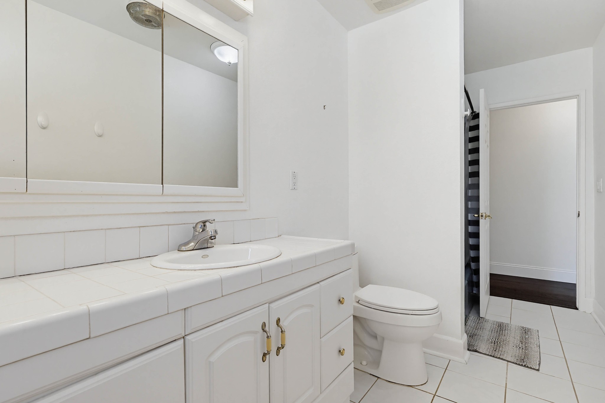 Virtual tour photo 57 of 115 for 991 Montgomery Ct